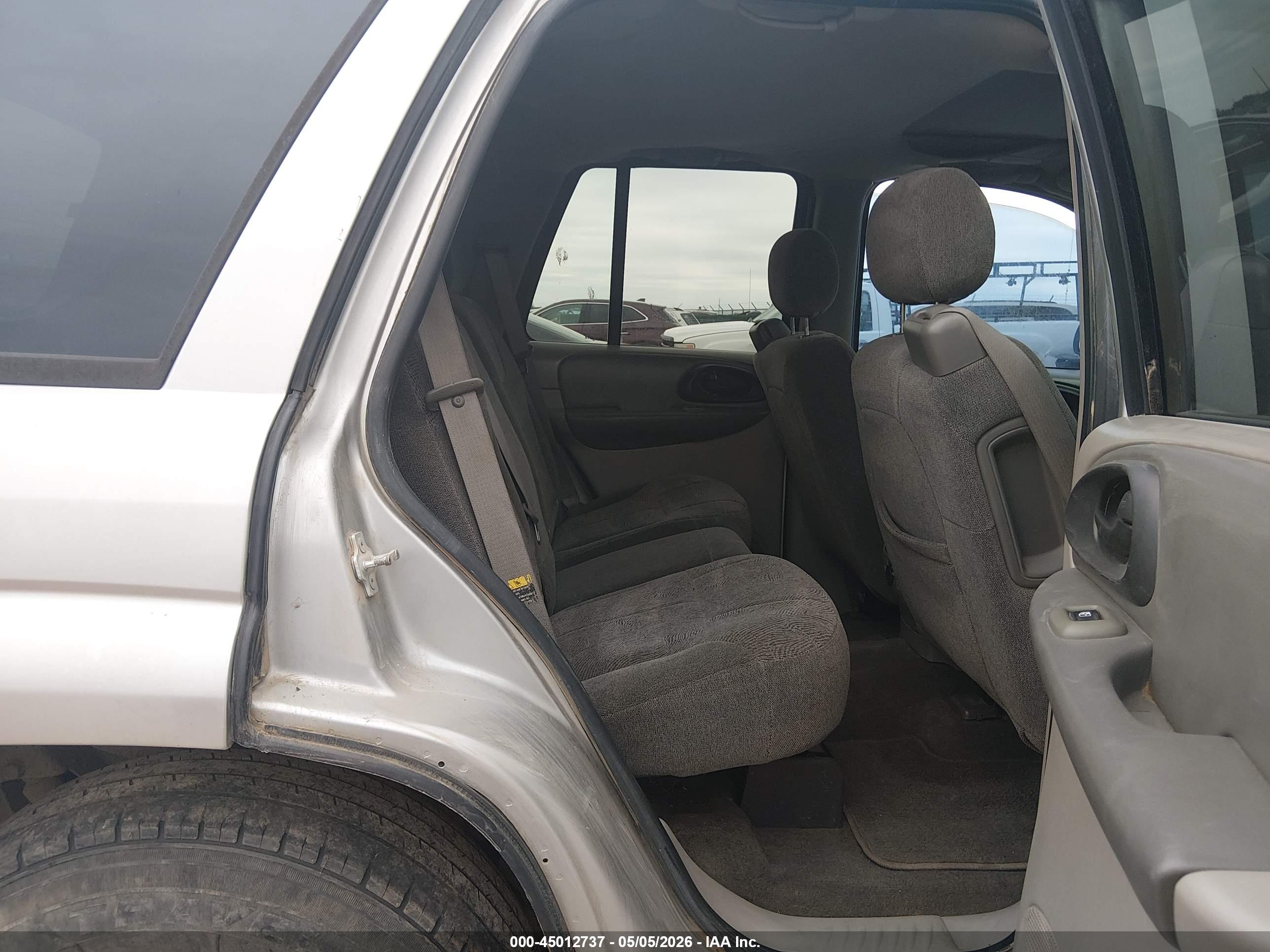 CHEVROLET TRAILBLAZER image 8