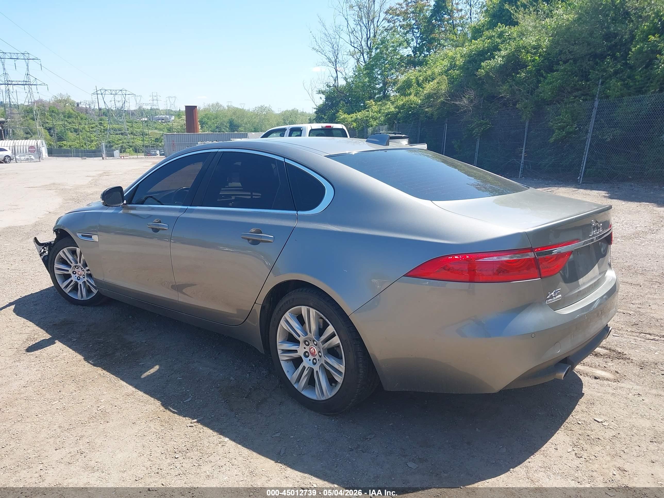 JAGUAR XF image 3