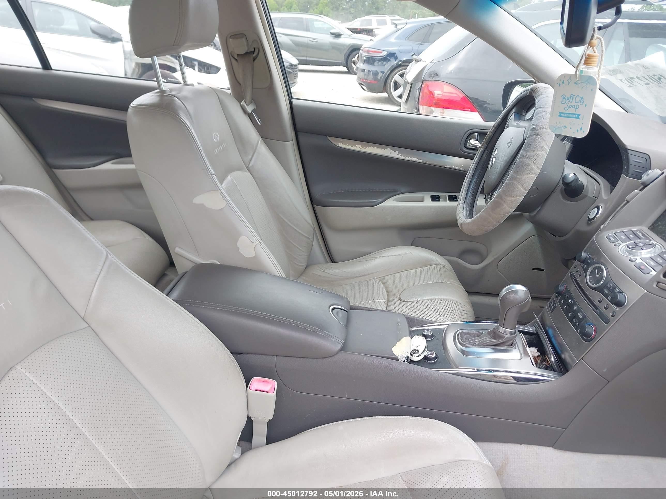 INFINITI G37 image 5