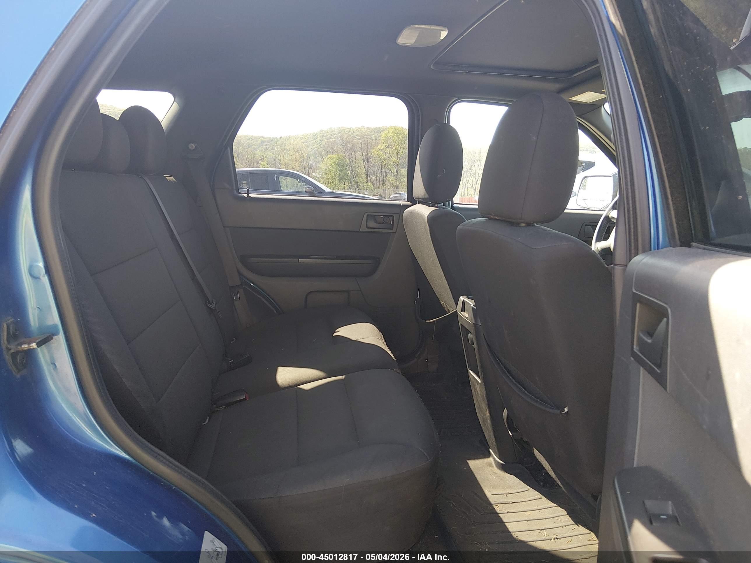 FORD ESCAPE image 8