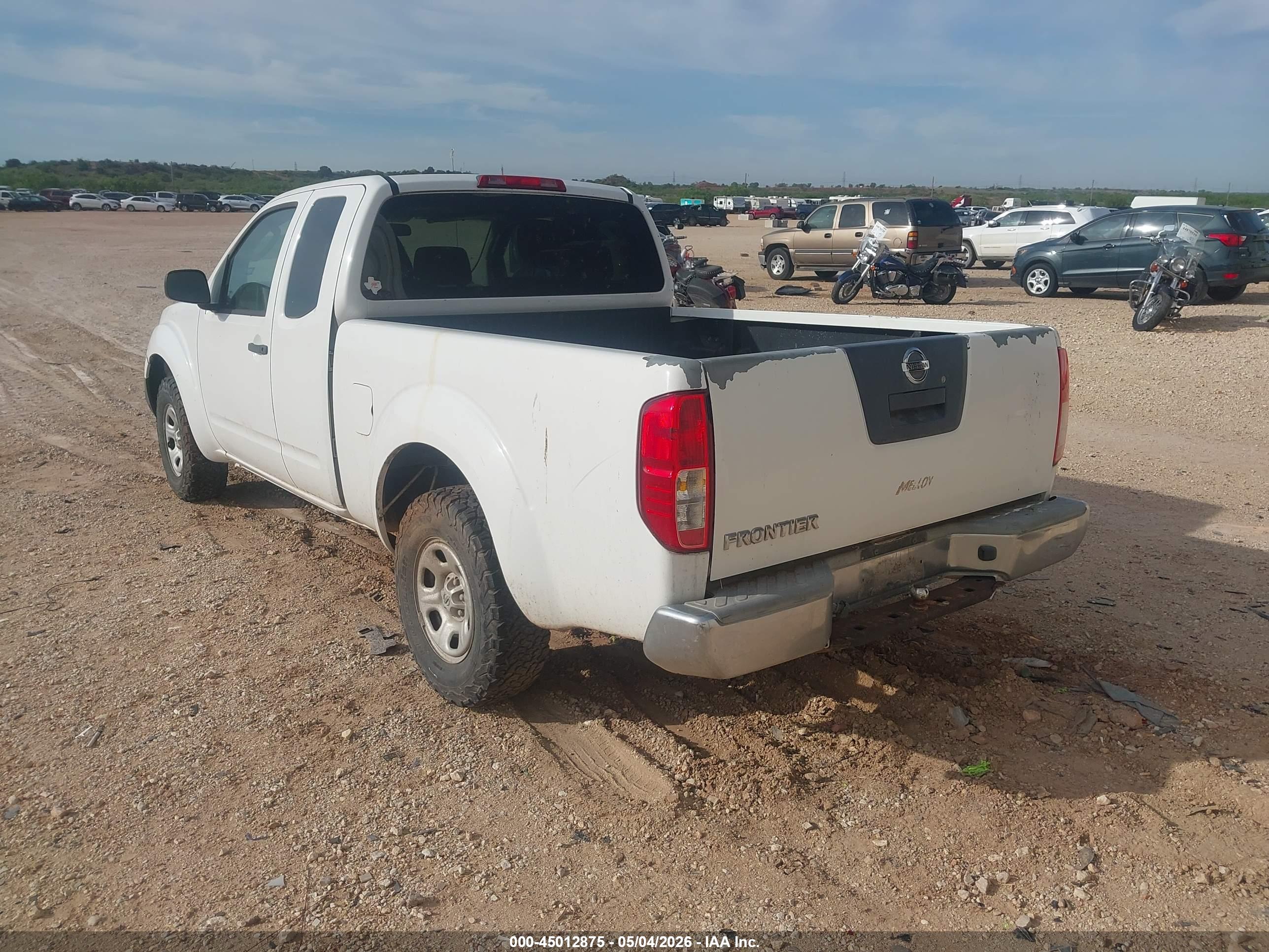 NISSAN FRONTIER image 3