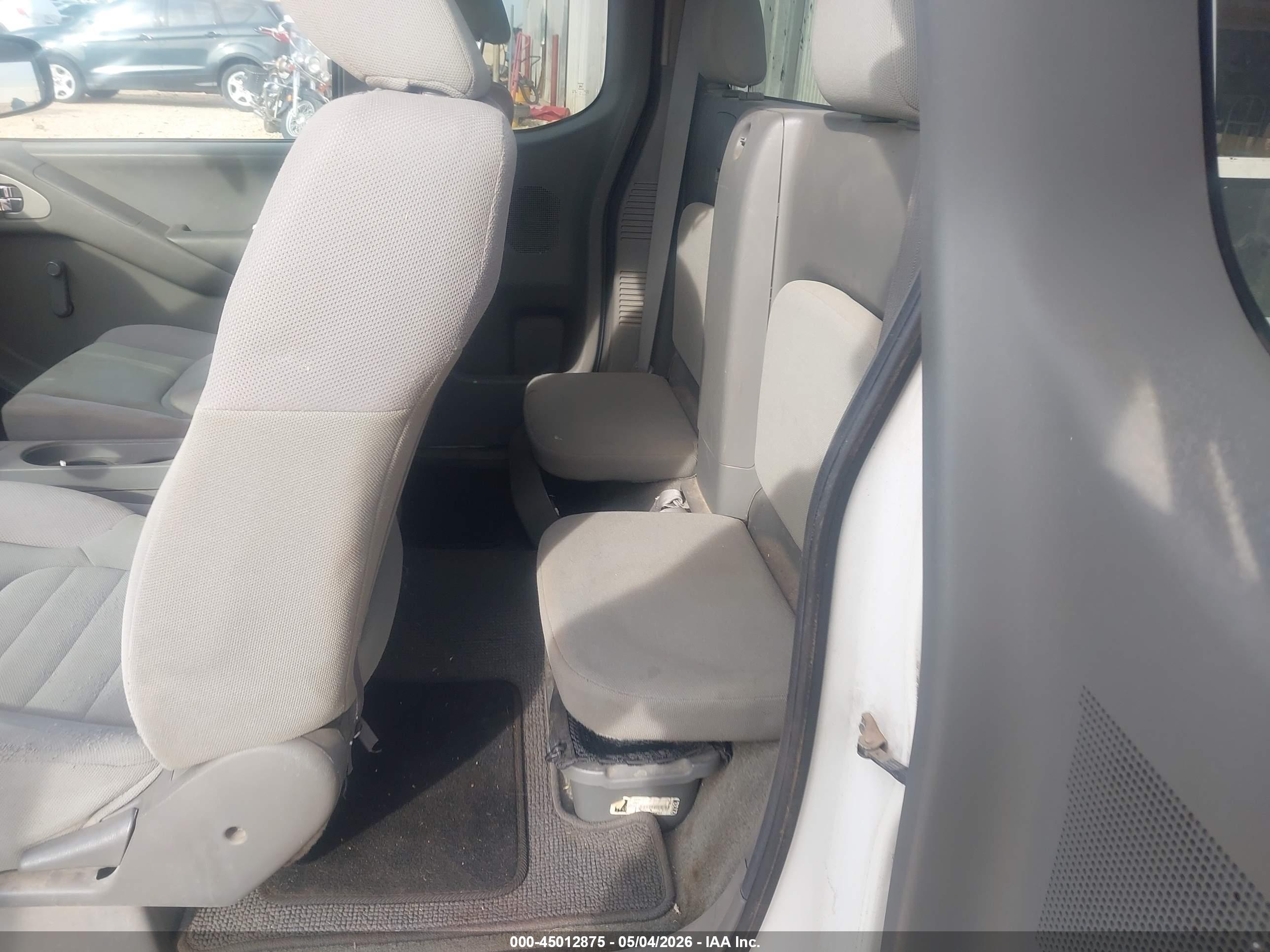 NISSAN FRONTIER image 8