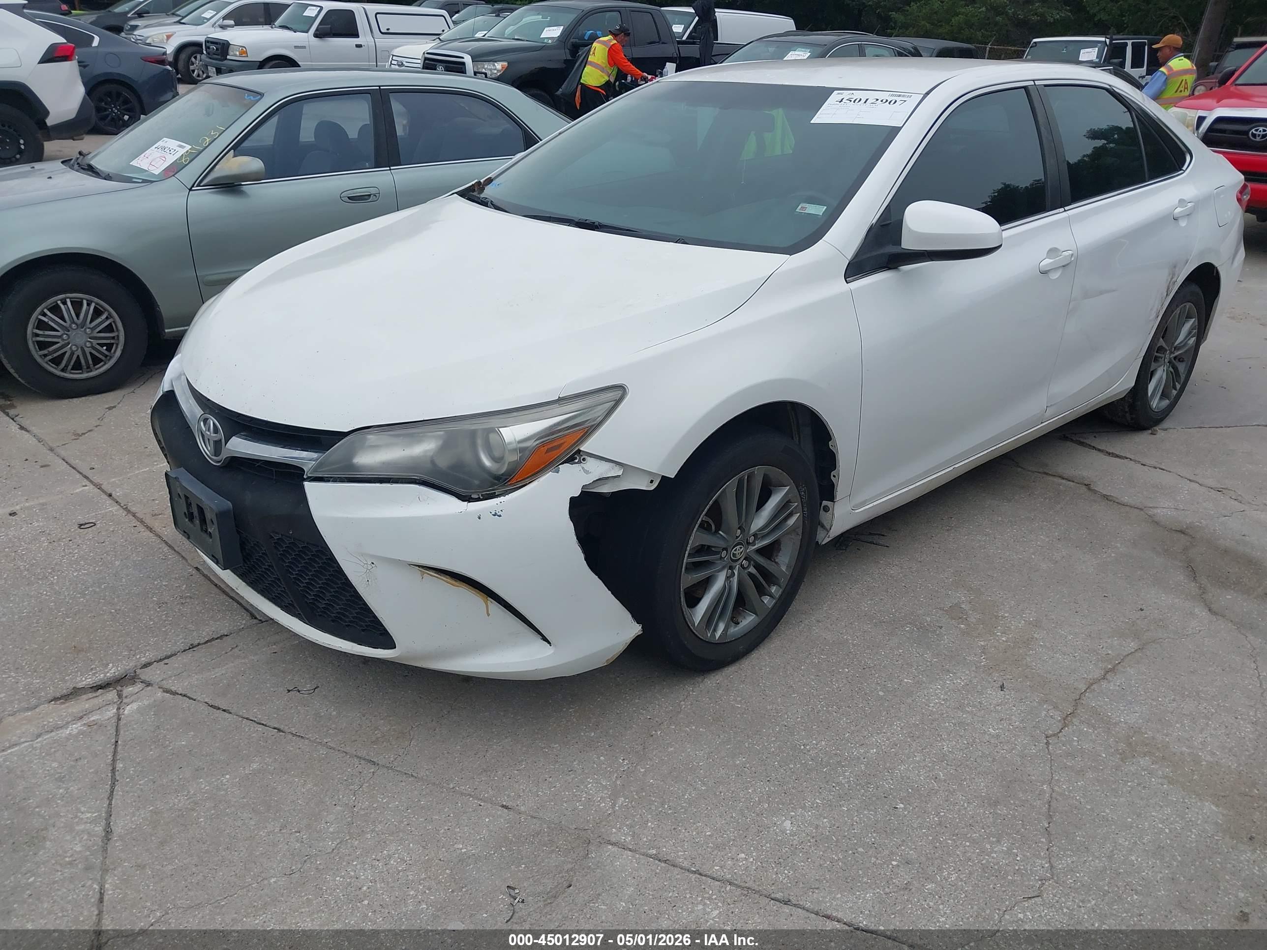 TOYOTA CAMRY image 2
