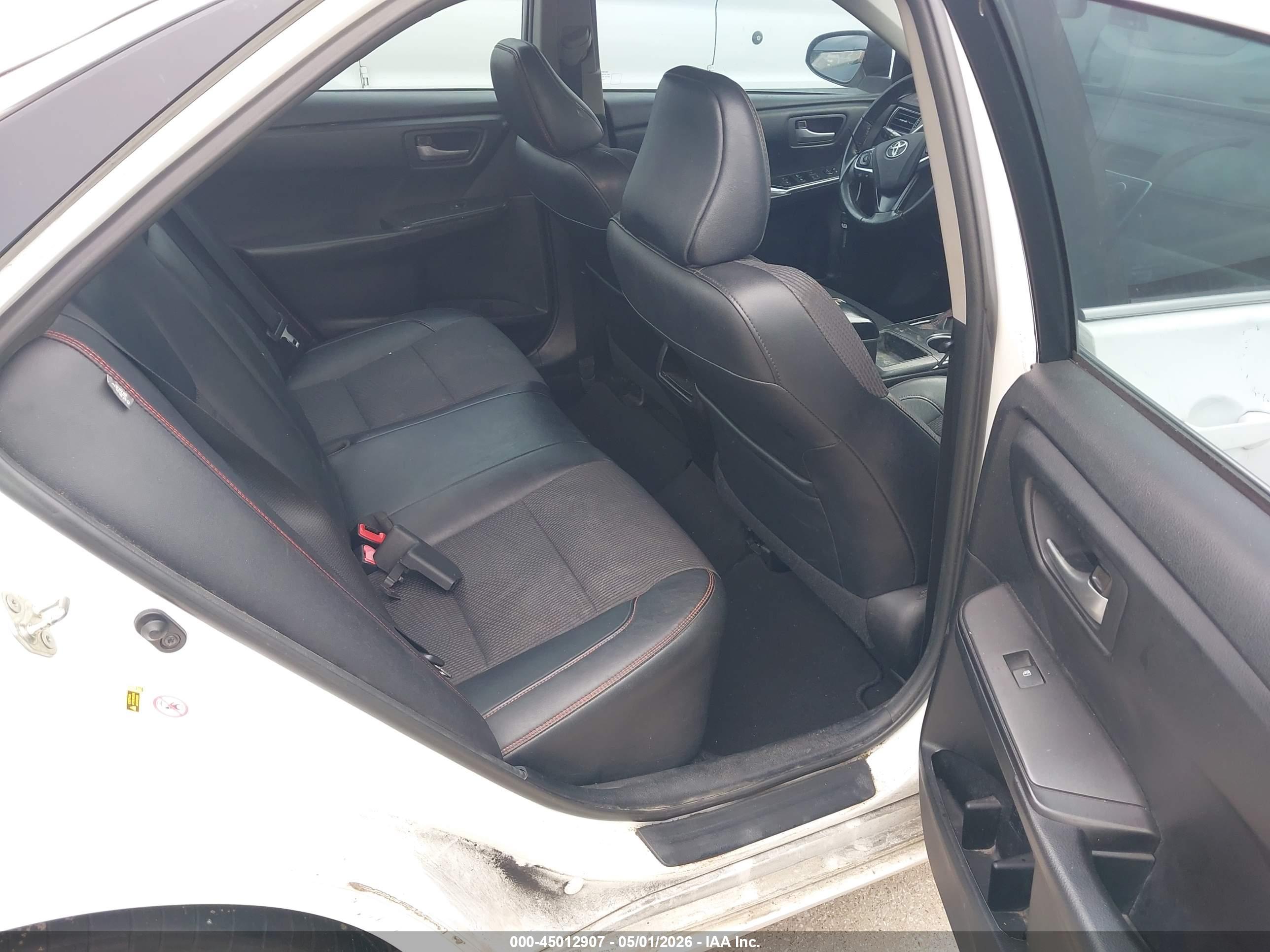 TOYOTA CAMRY image 8