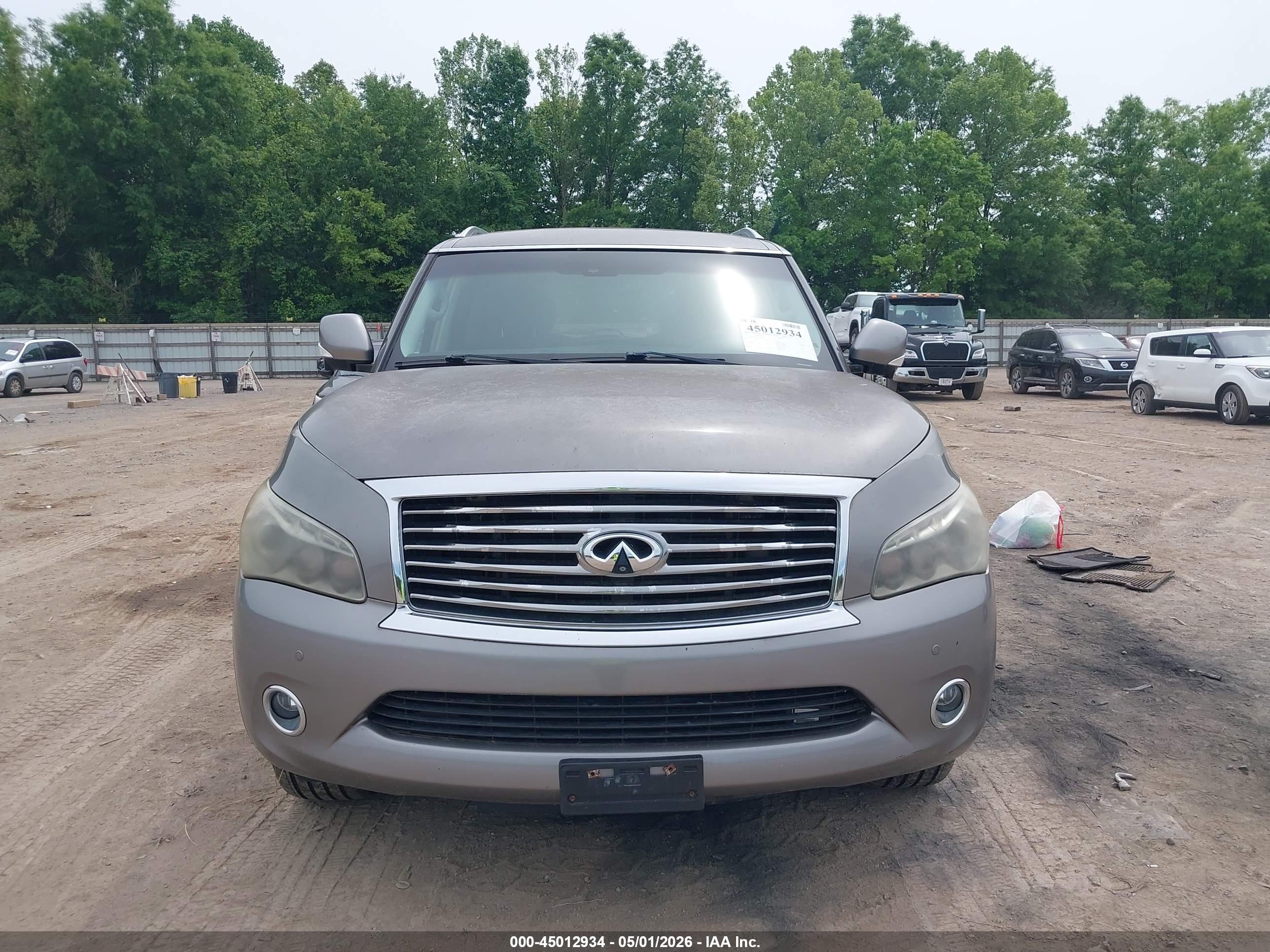 INFINITI QX56 image 6