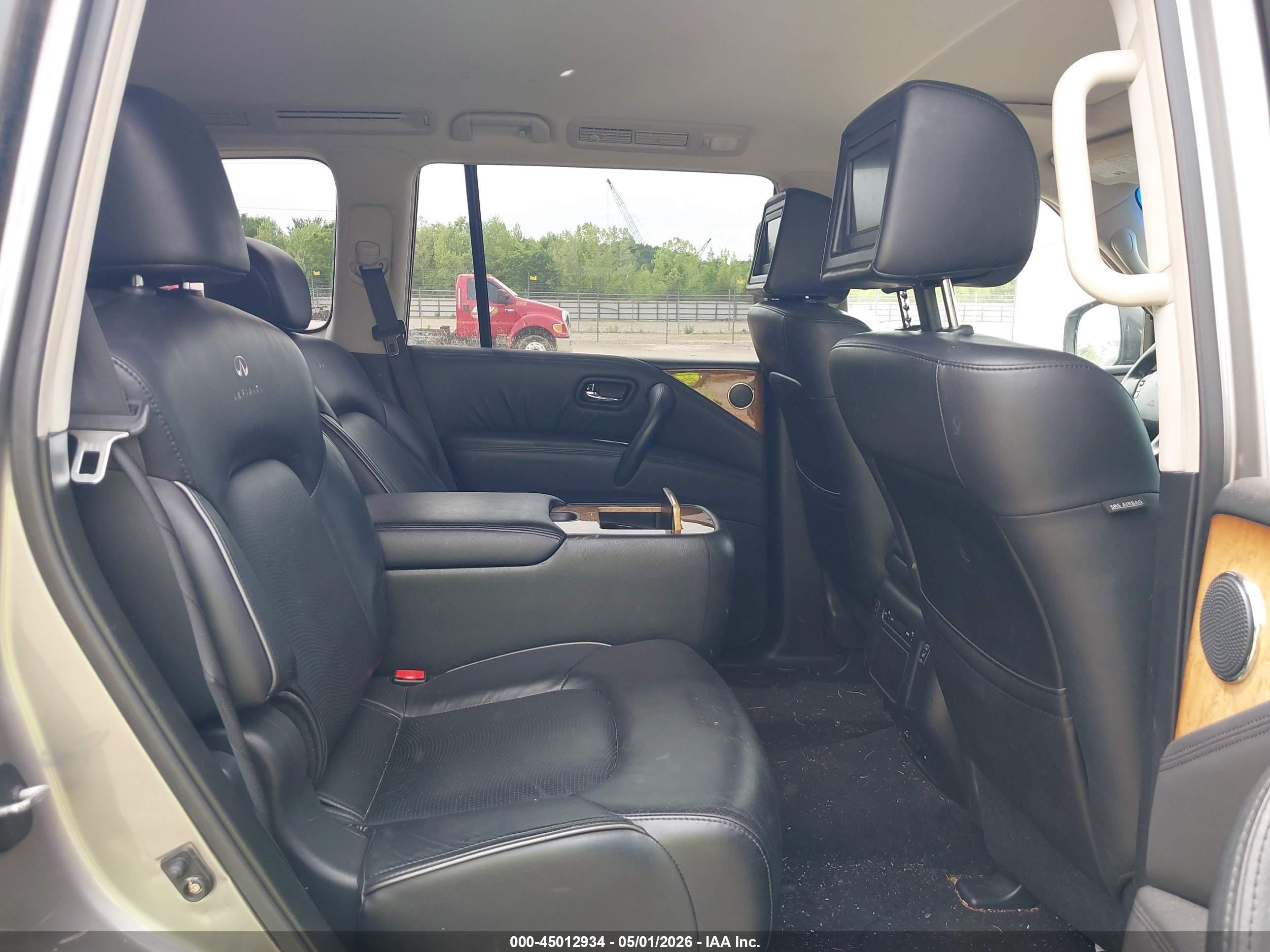 INFINITI QX56 image 8