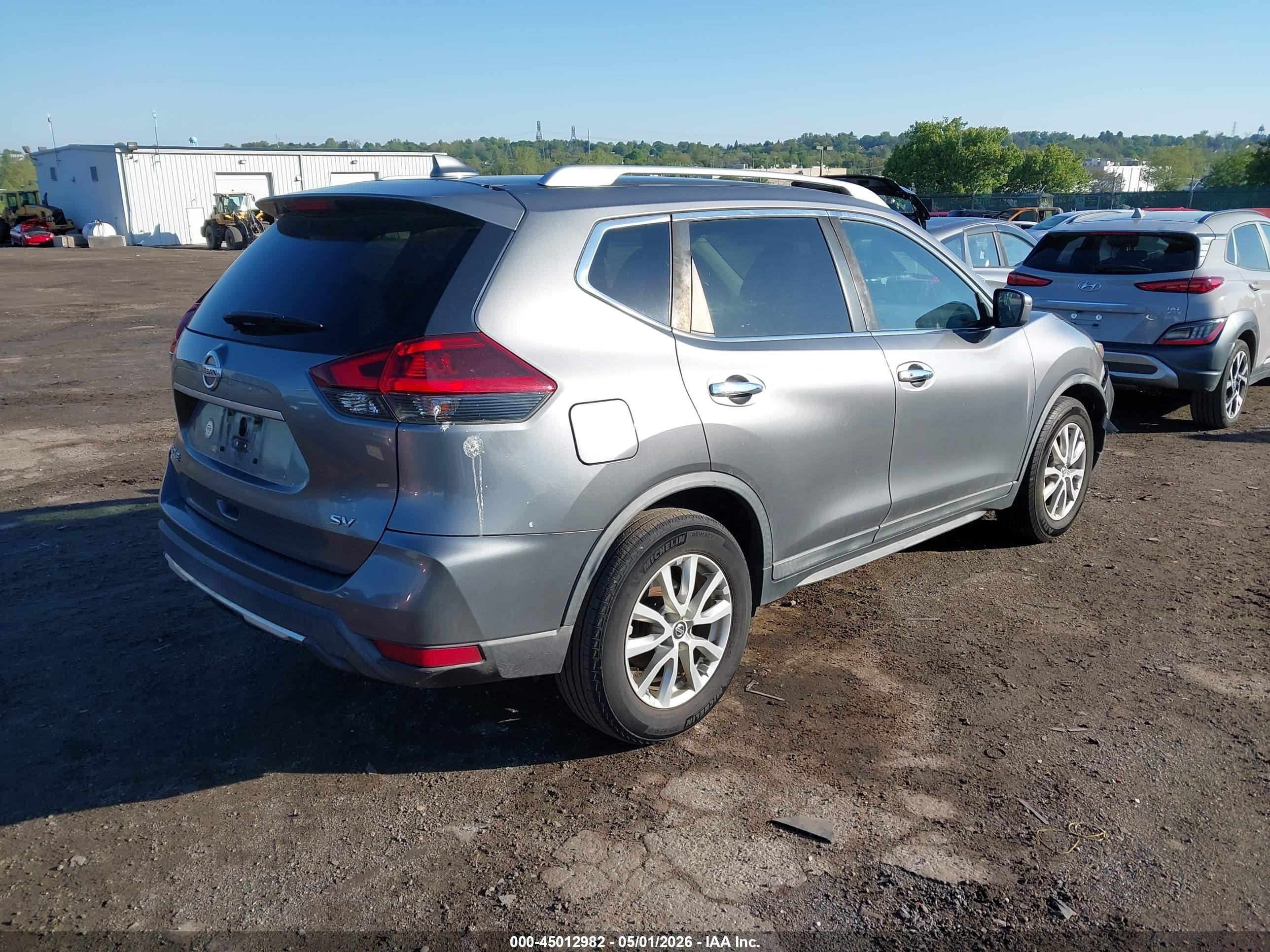 NISSAN ROGUE image 4