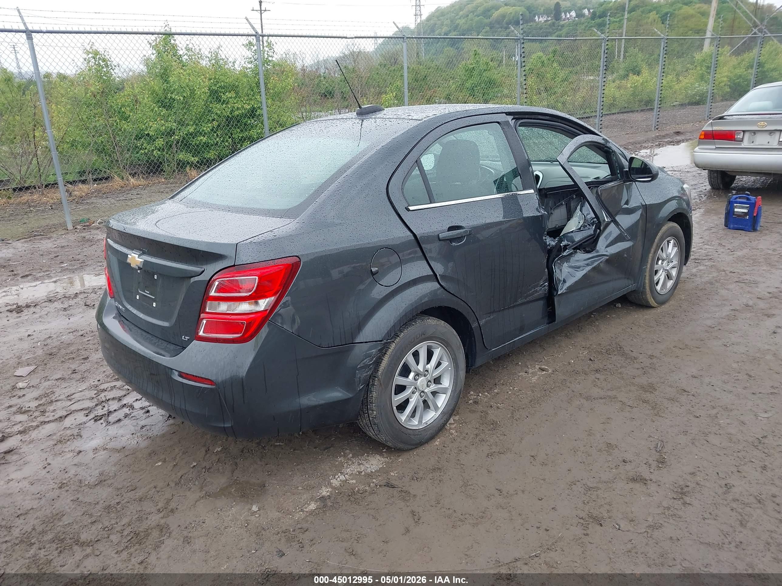 CHEVROLET SONIC image 4