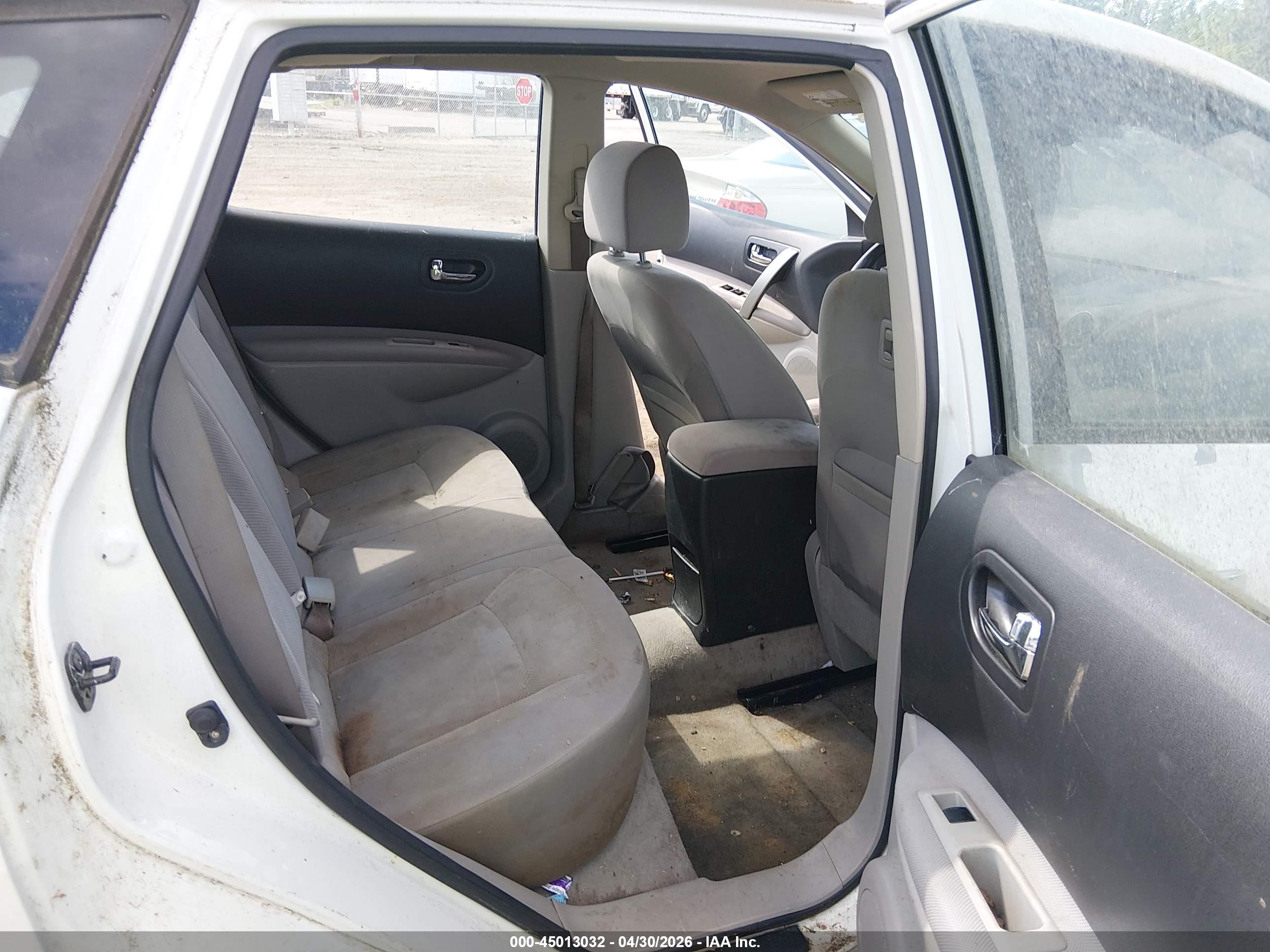 NISSAN ROGUE image 8