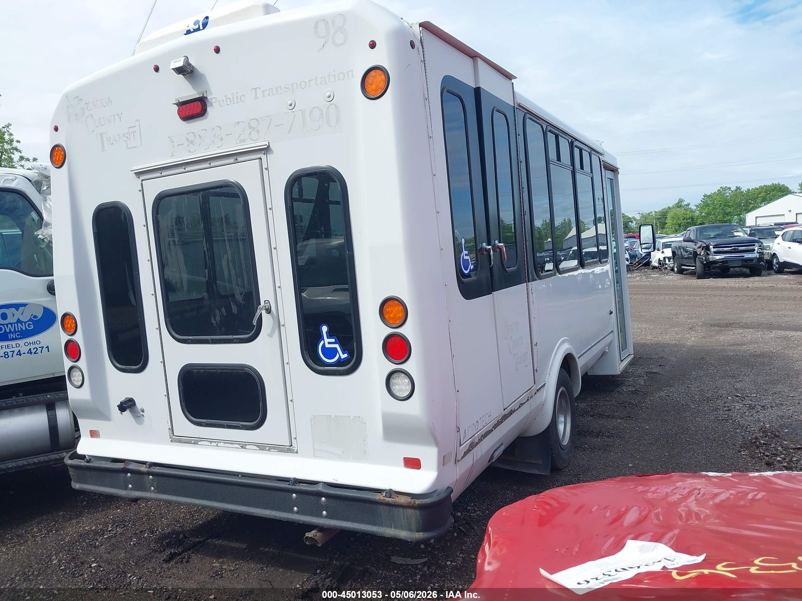 FORD E-350 image 4