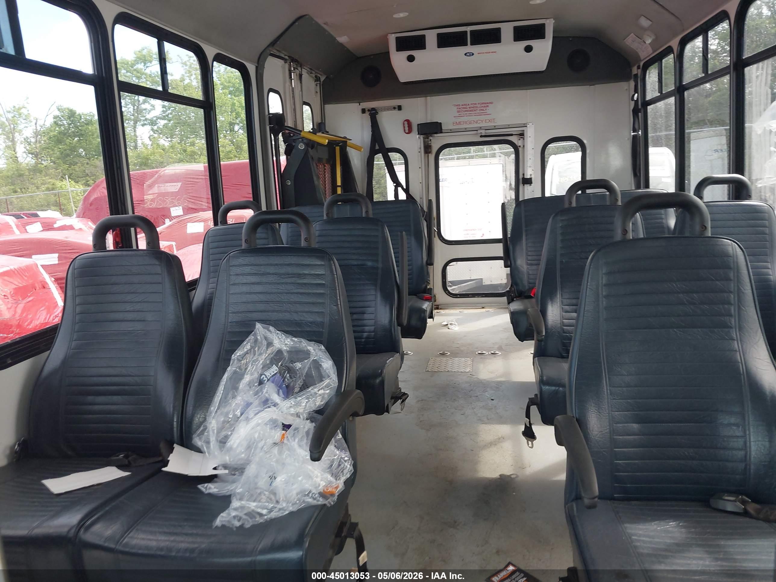 FORD E-350 image 8