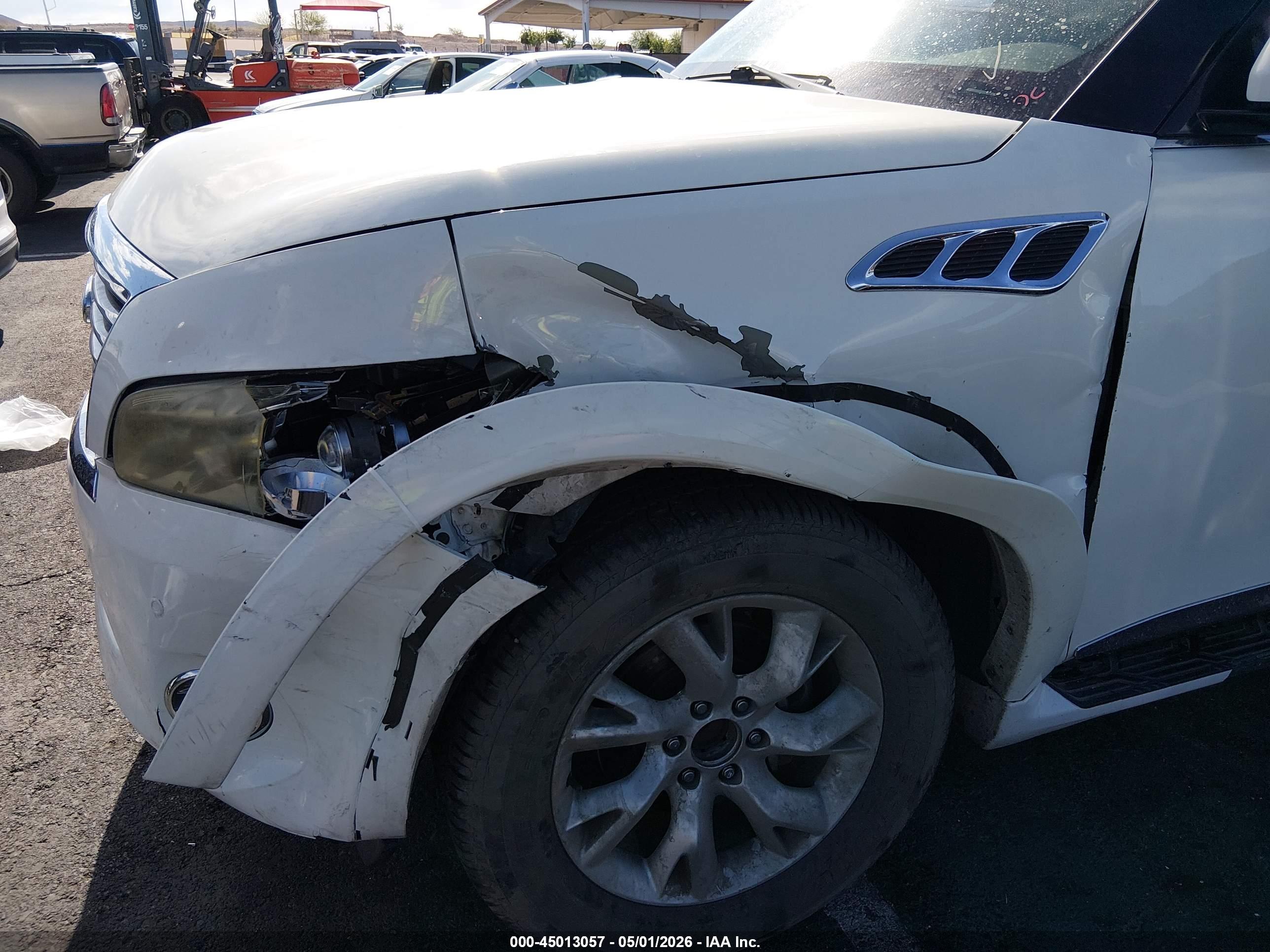 INFINITI QX56 image 6