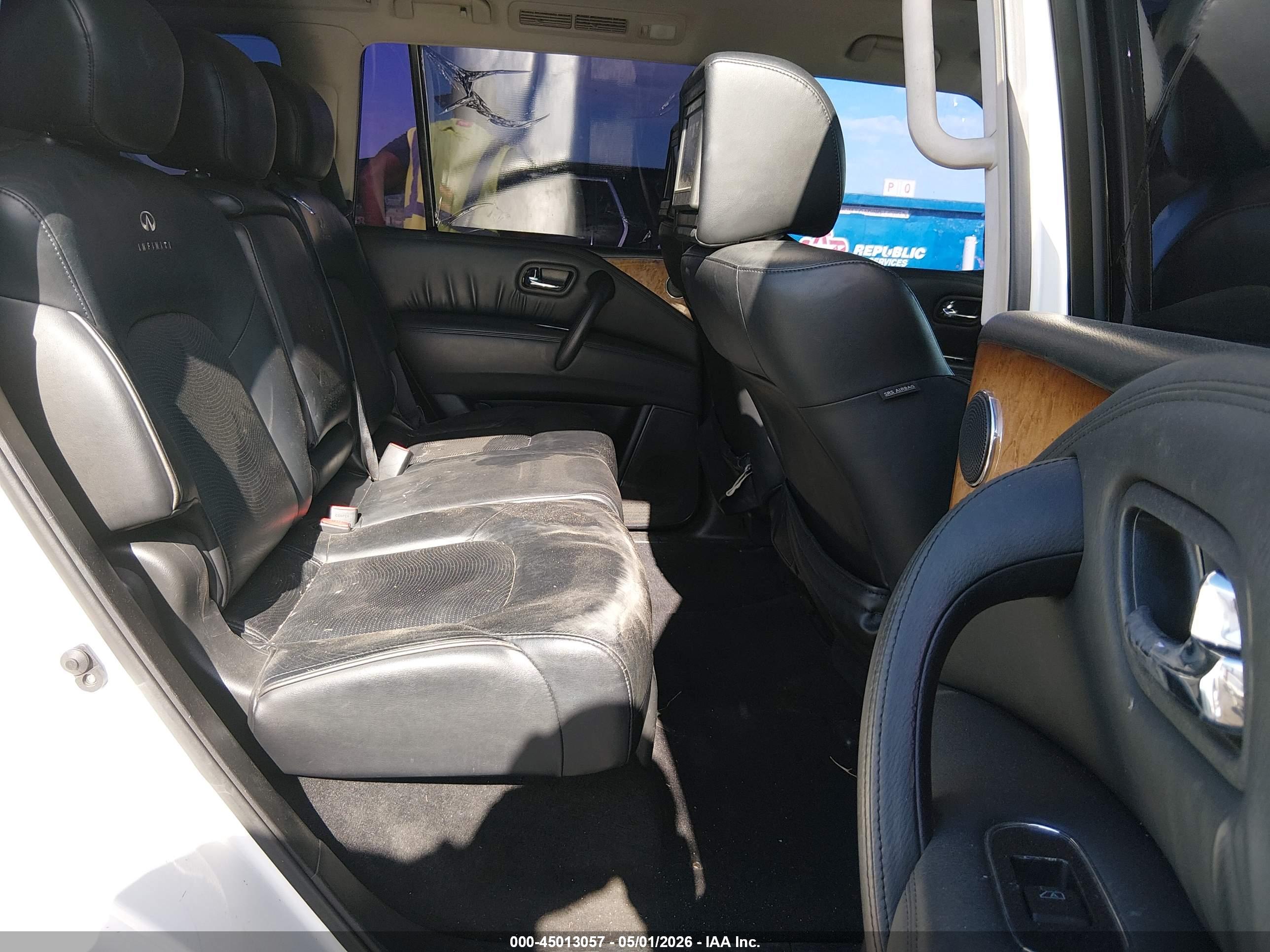 INFINITI QX56 image 8