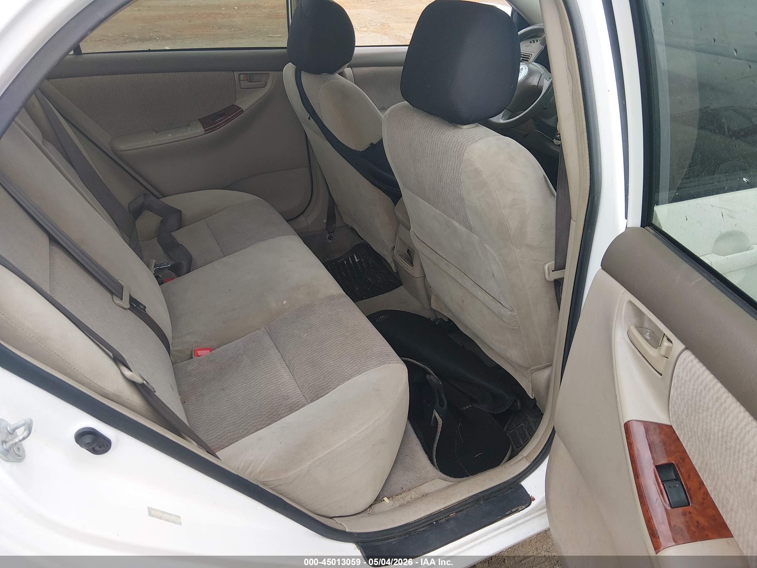 TOYOTA COROLLA image 8