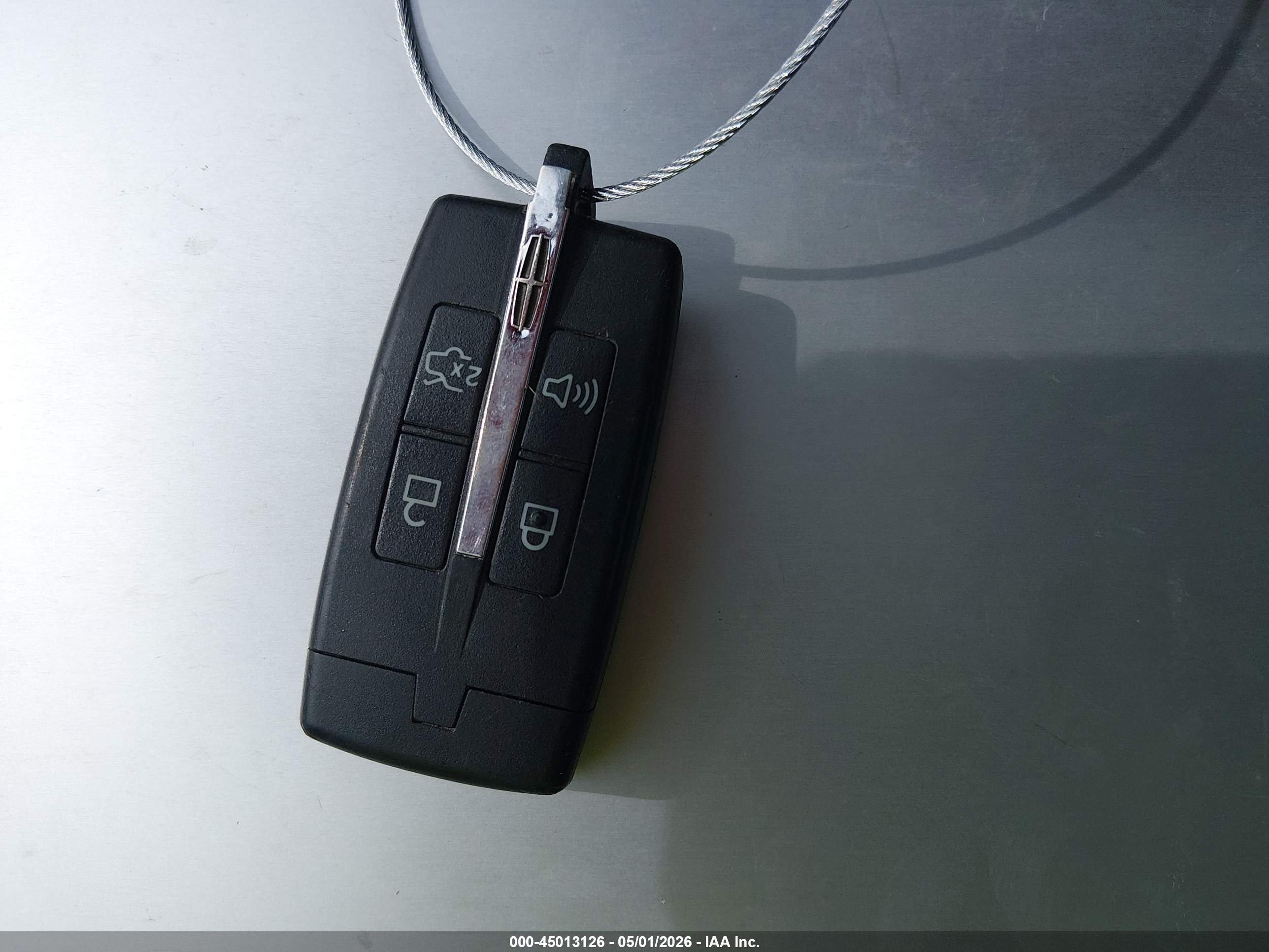 LINCOLN MKS image 11