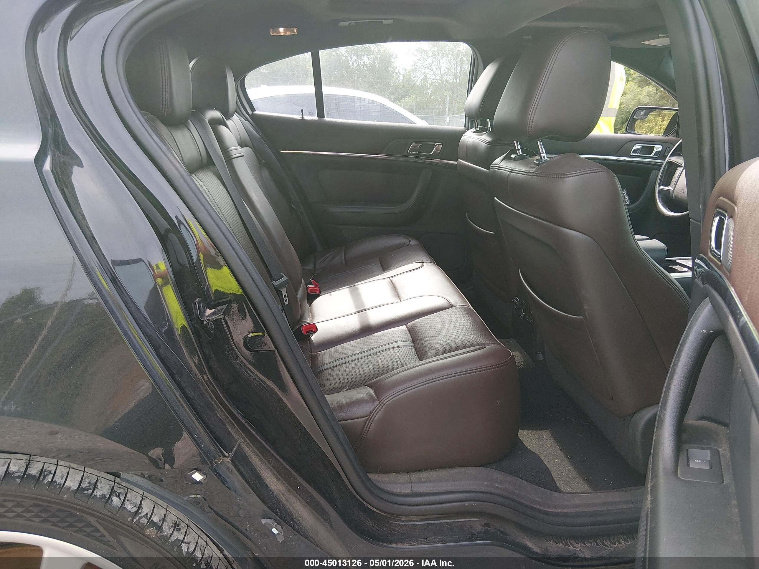 LINCOLN MKS image 8