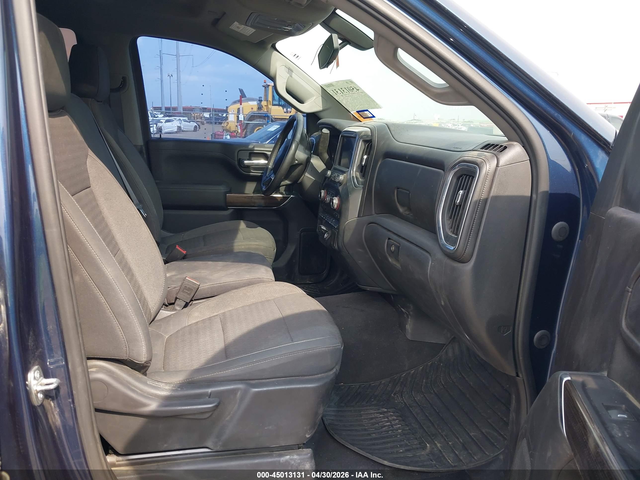 CHEVROLET SILVERADO image 5