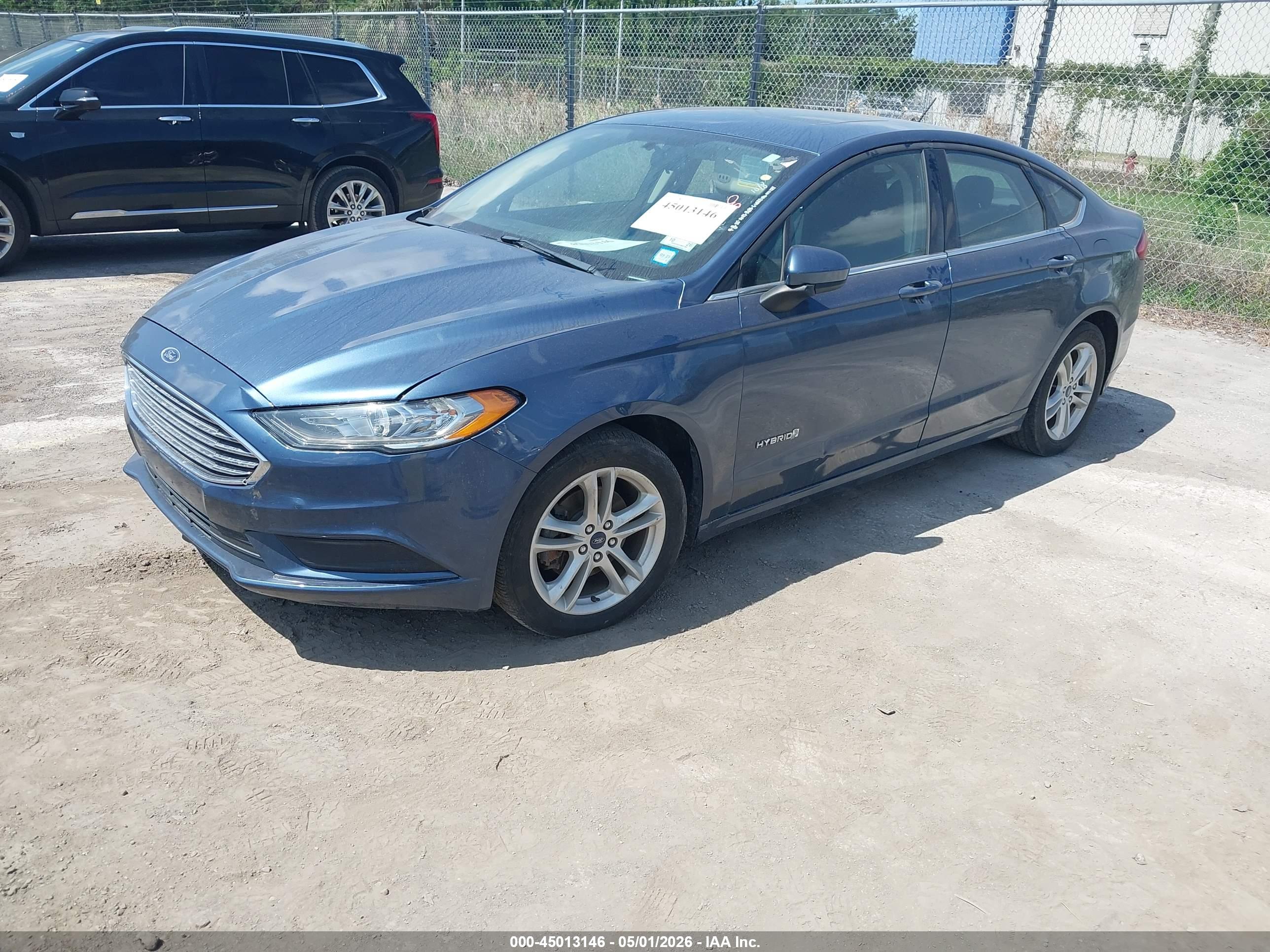 FORD FUSION image 2