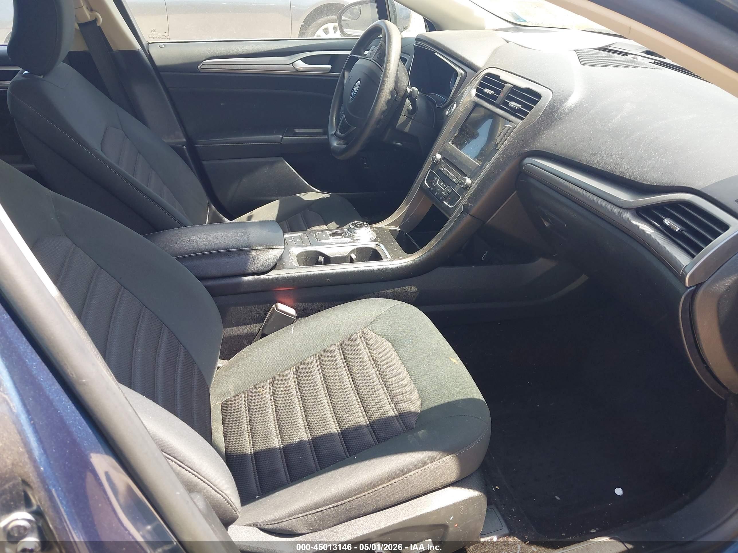 FORD FUSION image 5