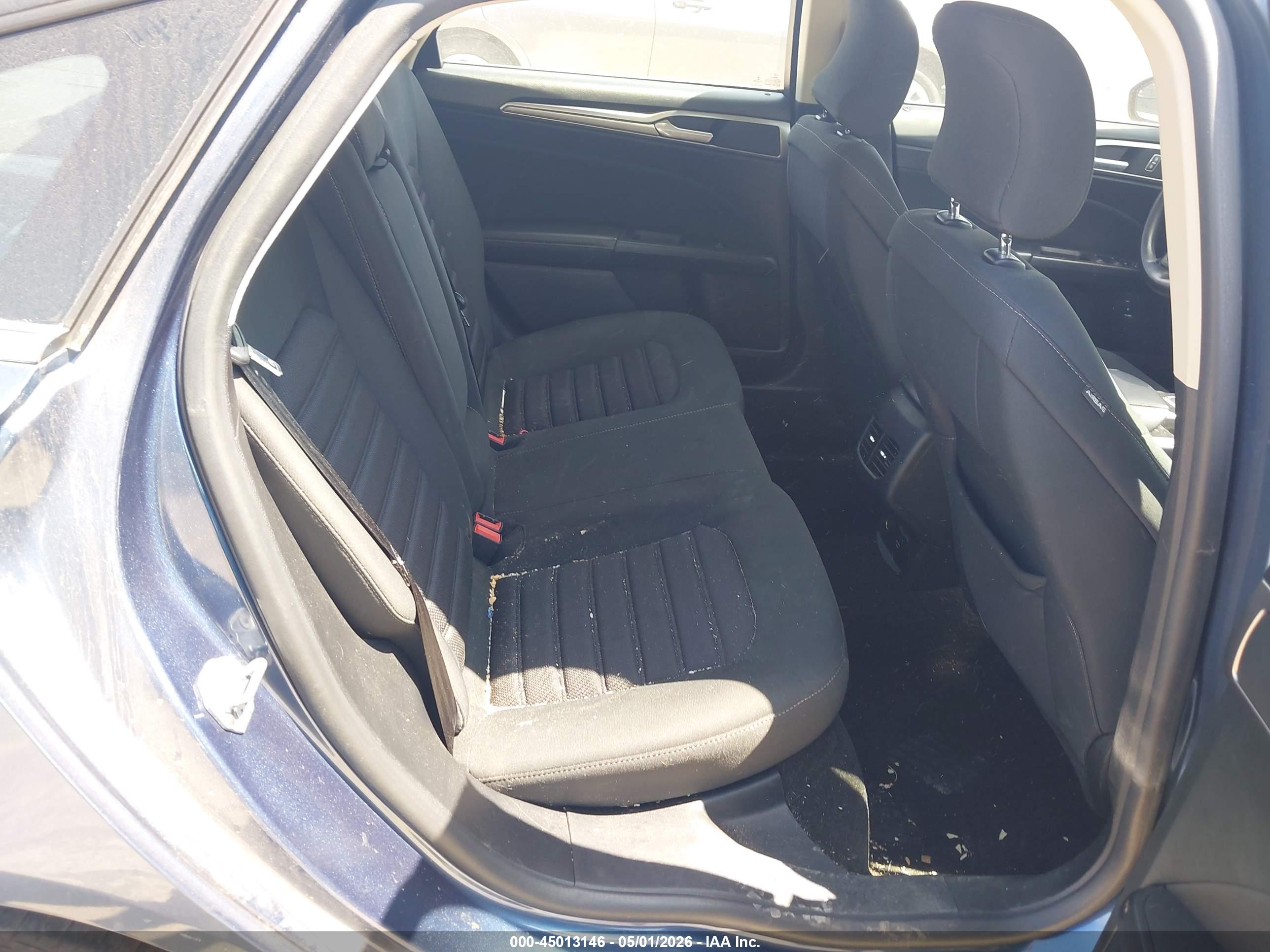 FORD FUSION image 8