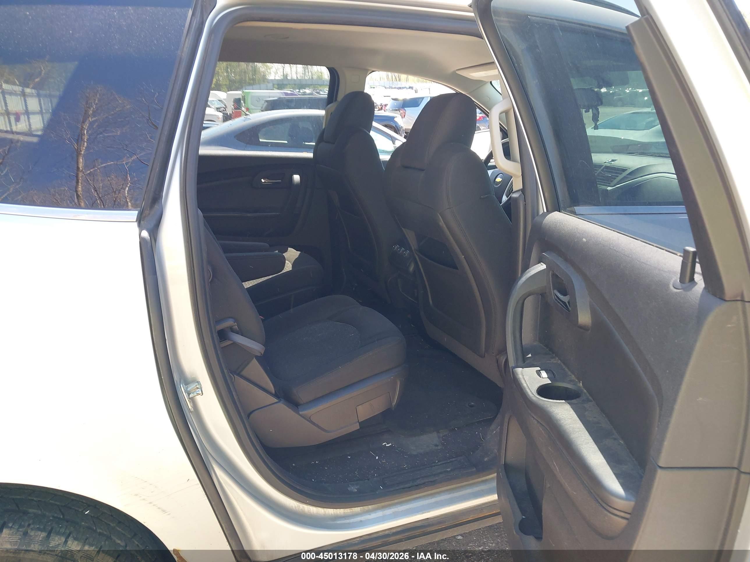 CHEVROLET TRAVERSE image 8