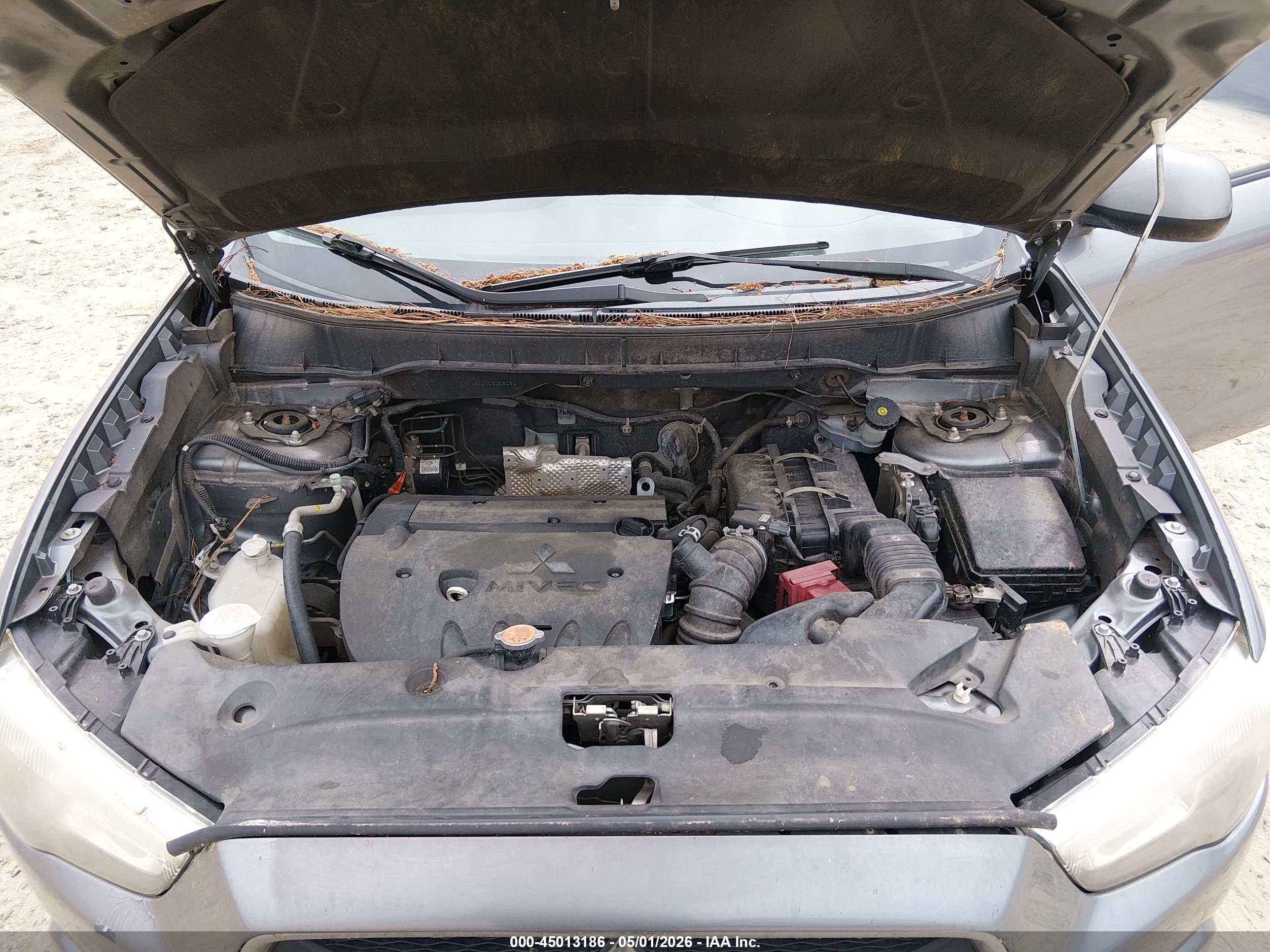 MITSUBISHI OUTLANDER image 10