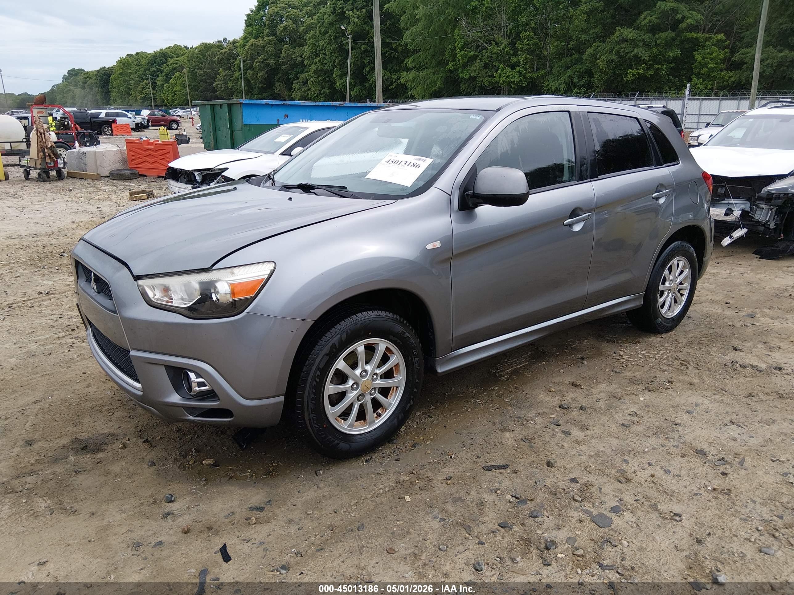 MITSUBISHI OUTLANDER image 2