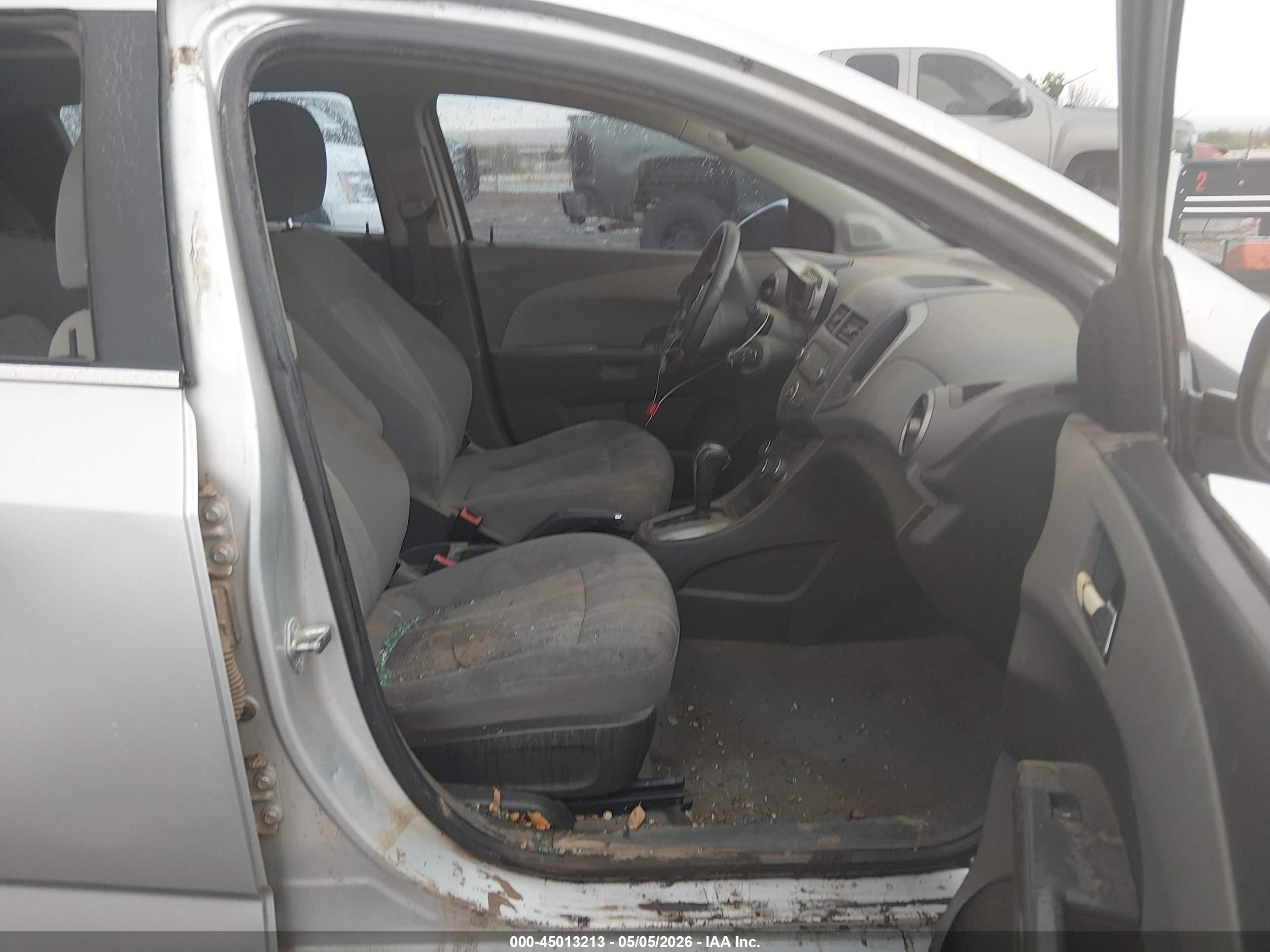 CHEVROLET SONIC image 5