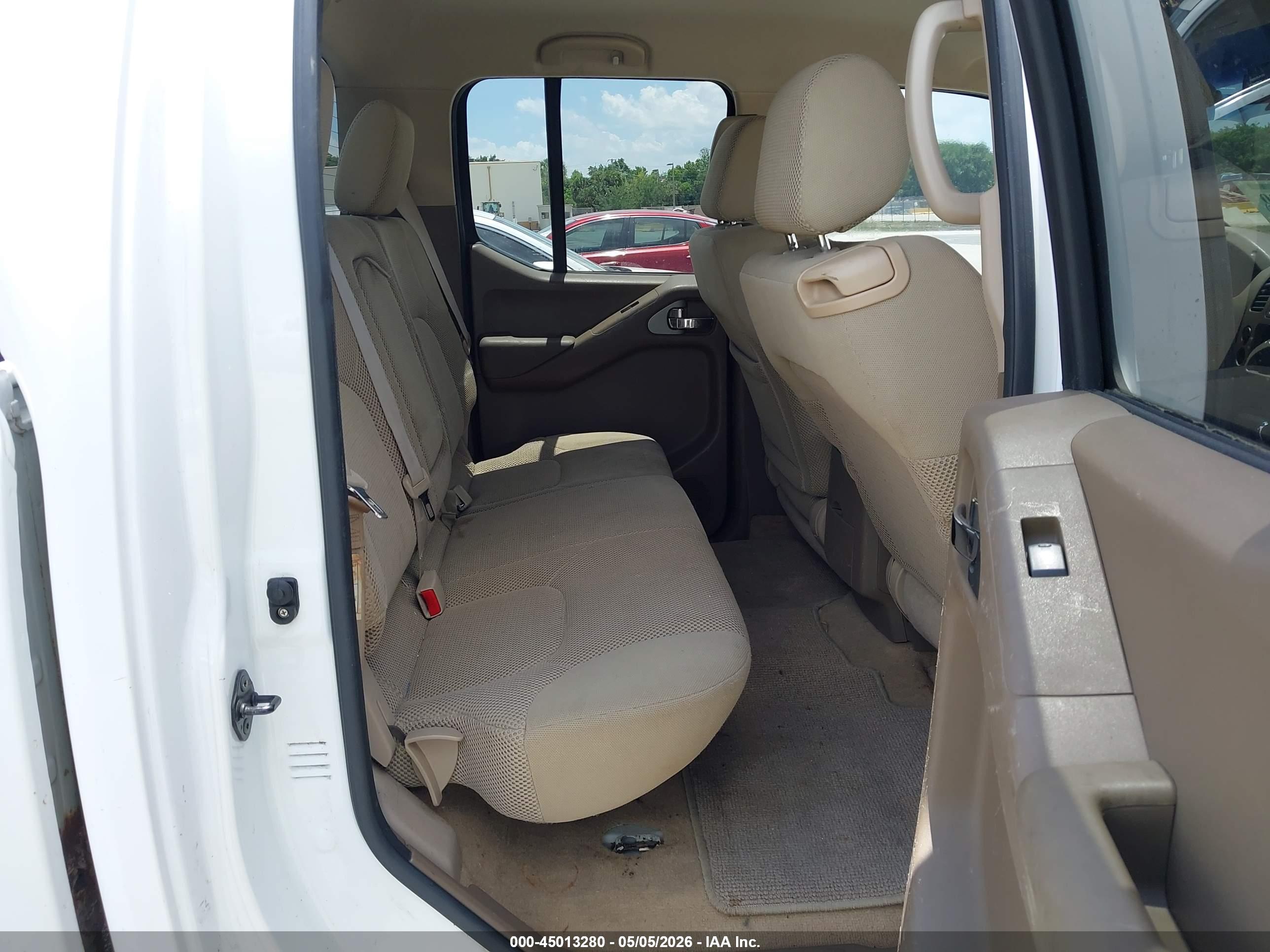 NISSAN FRONTIER image 8