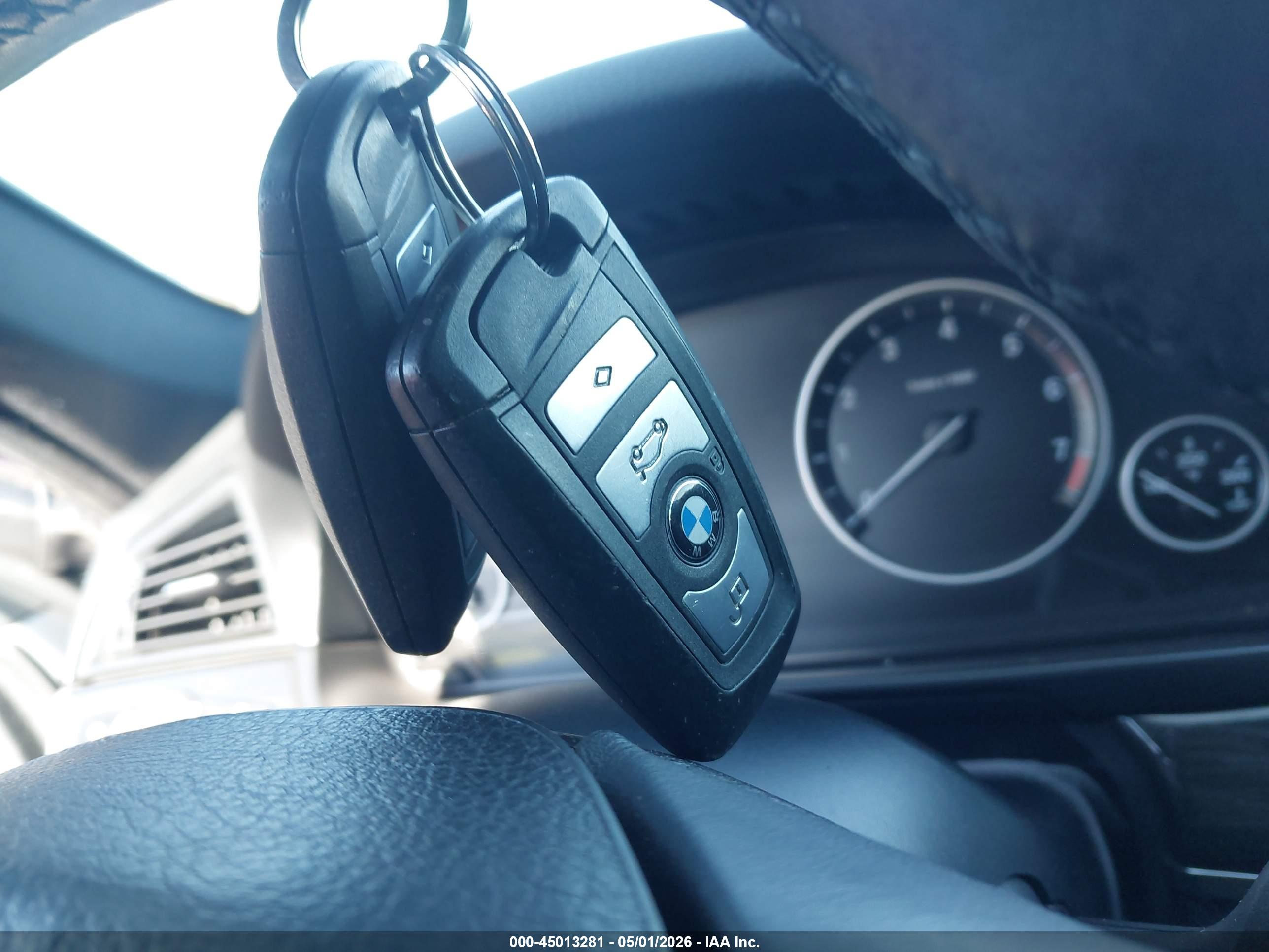 BMW 550I image 11
