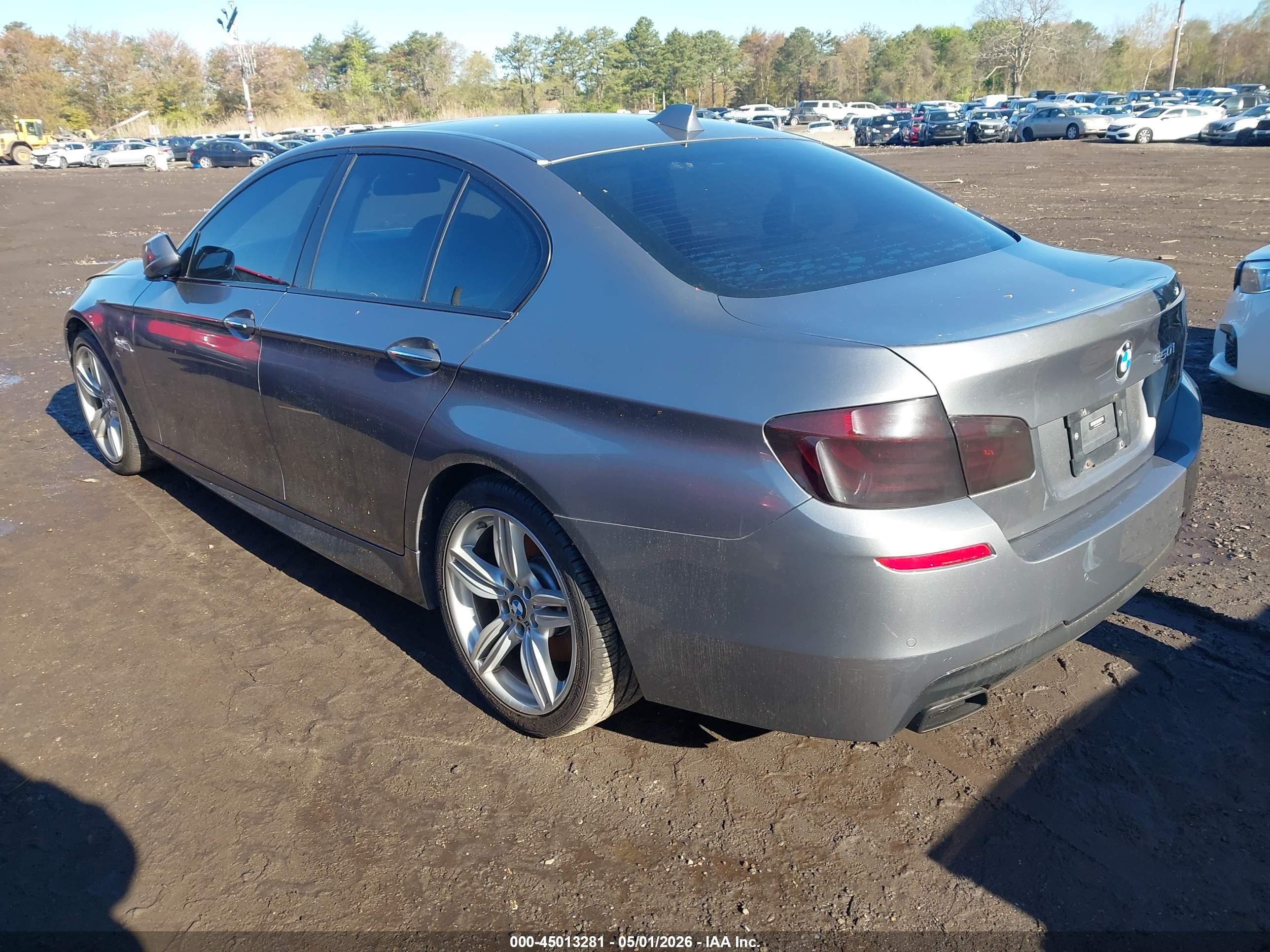BMW 550I image 3