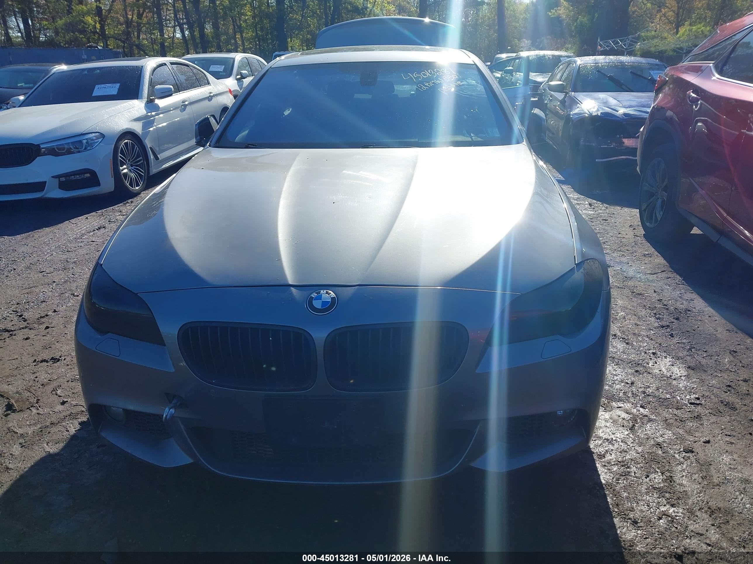 BMW 550I image 6