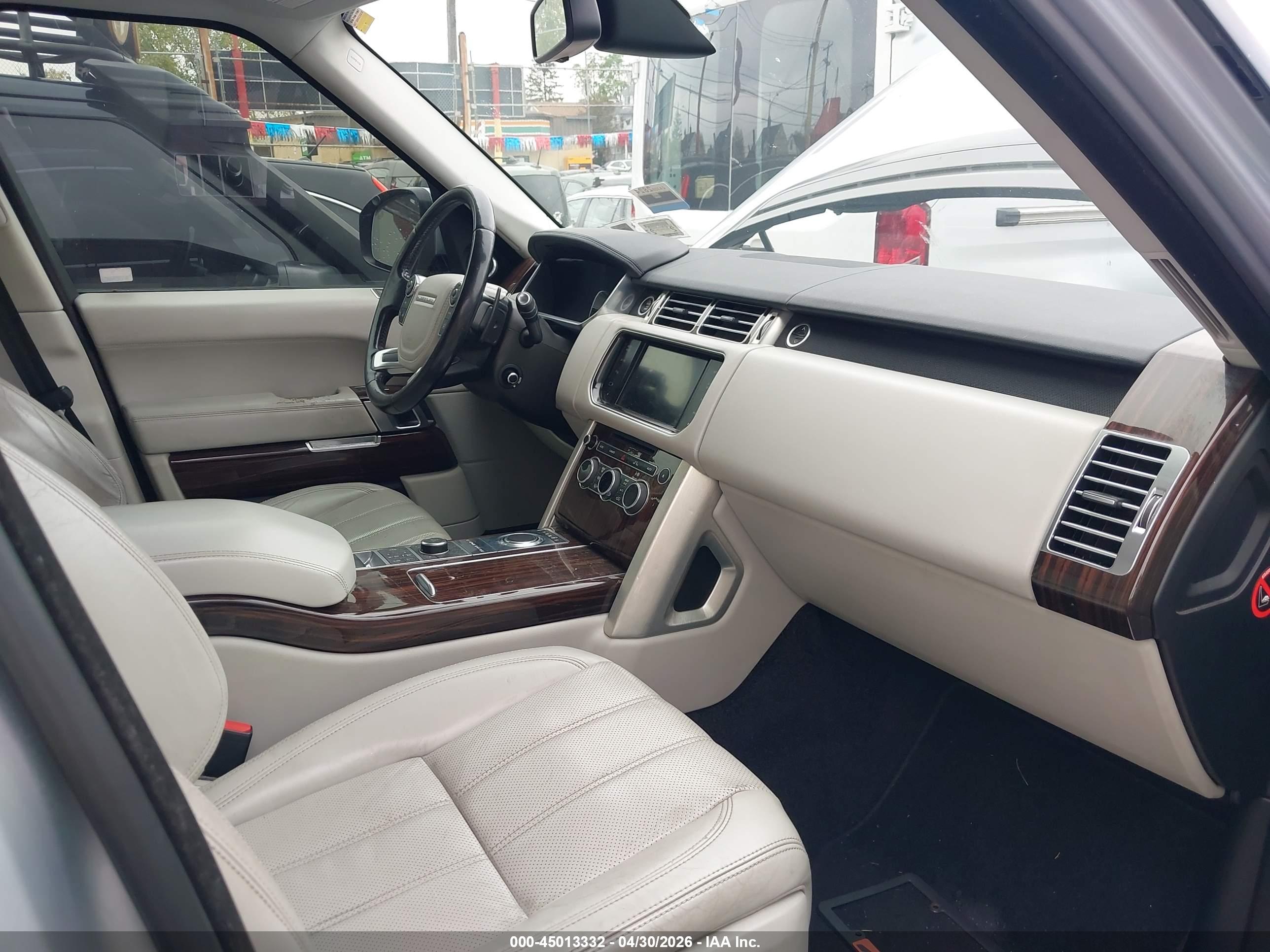 LAND ROVER image 5