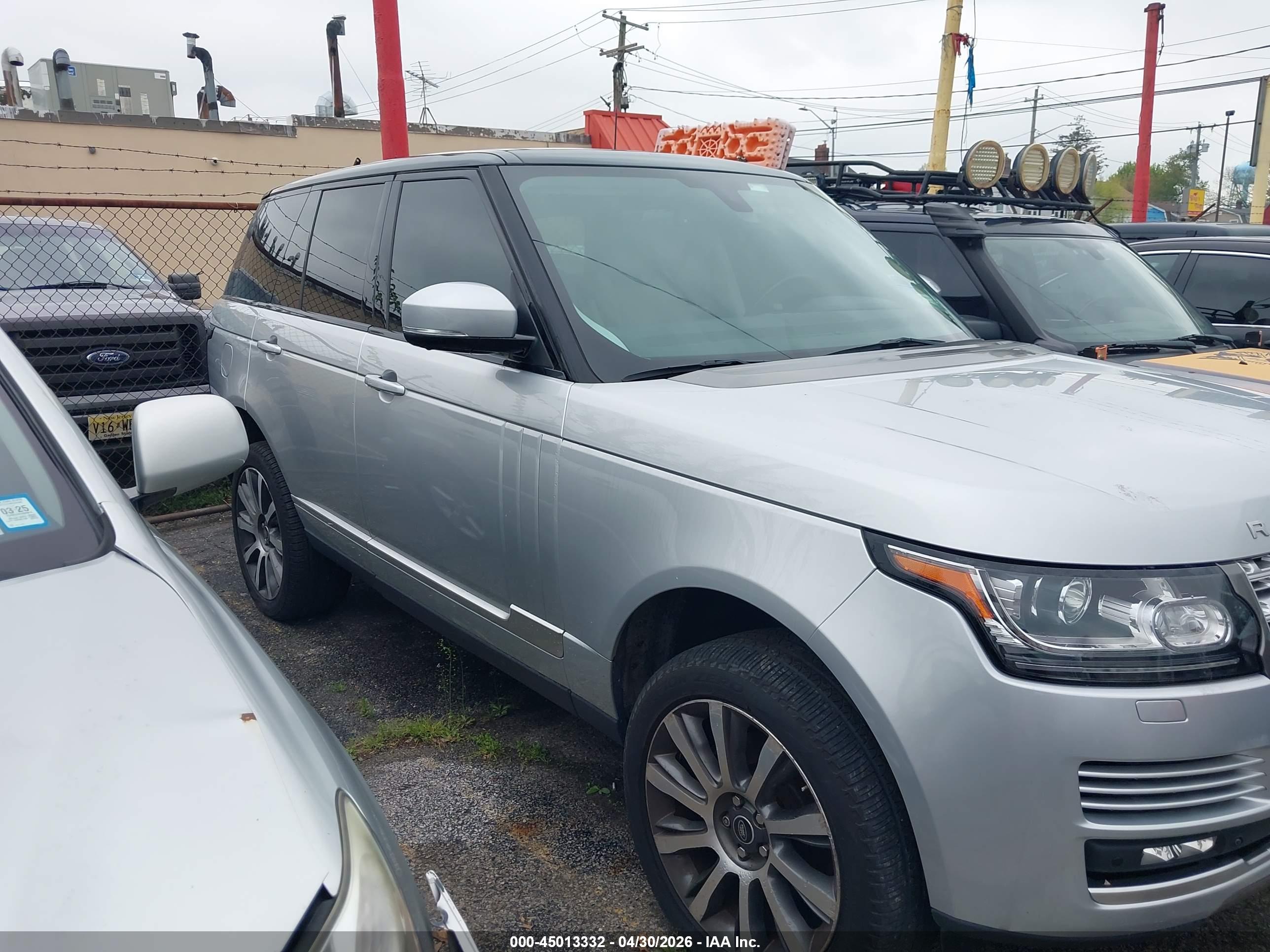 LAND ROVER image 6