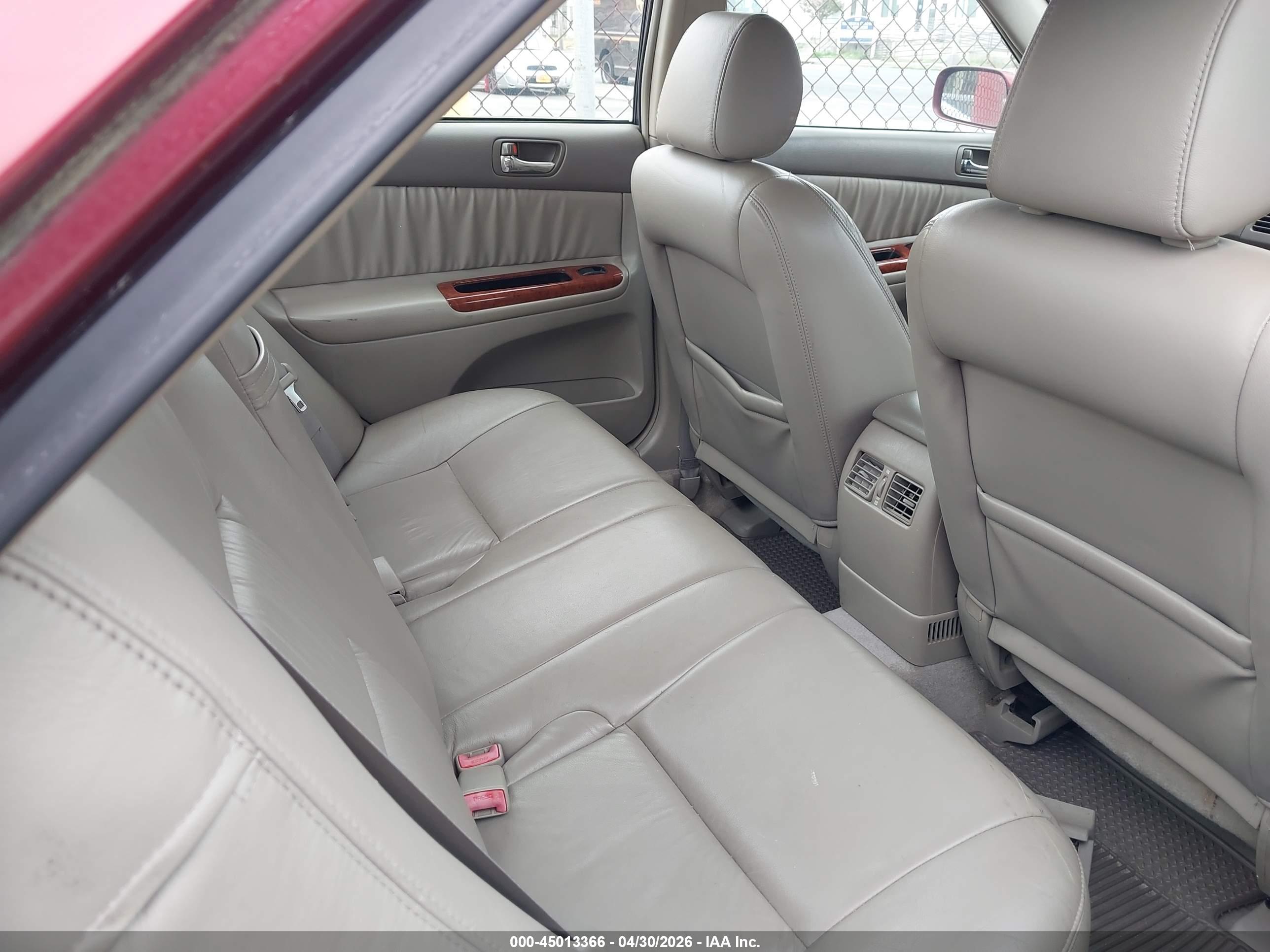 TOYOTA CAMRY image 8