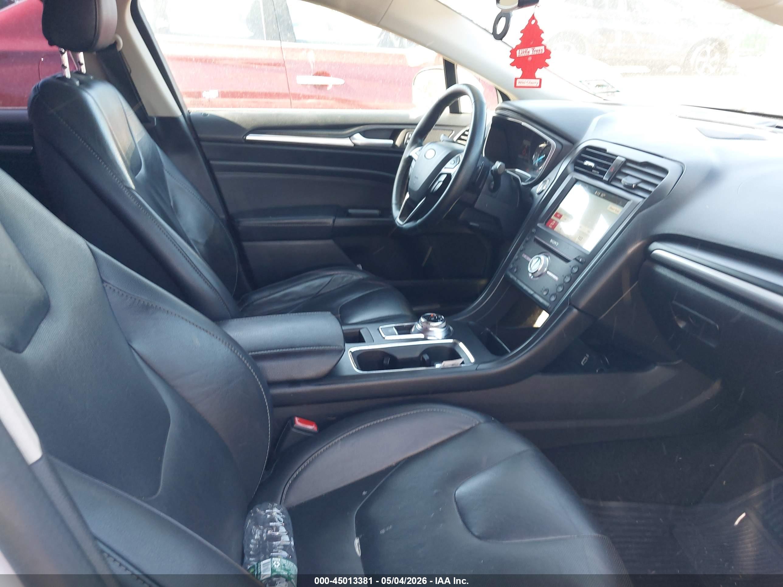 FORD FUSION image 5