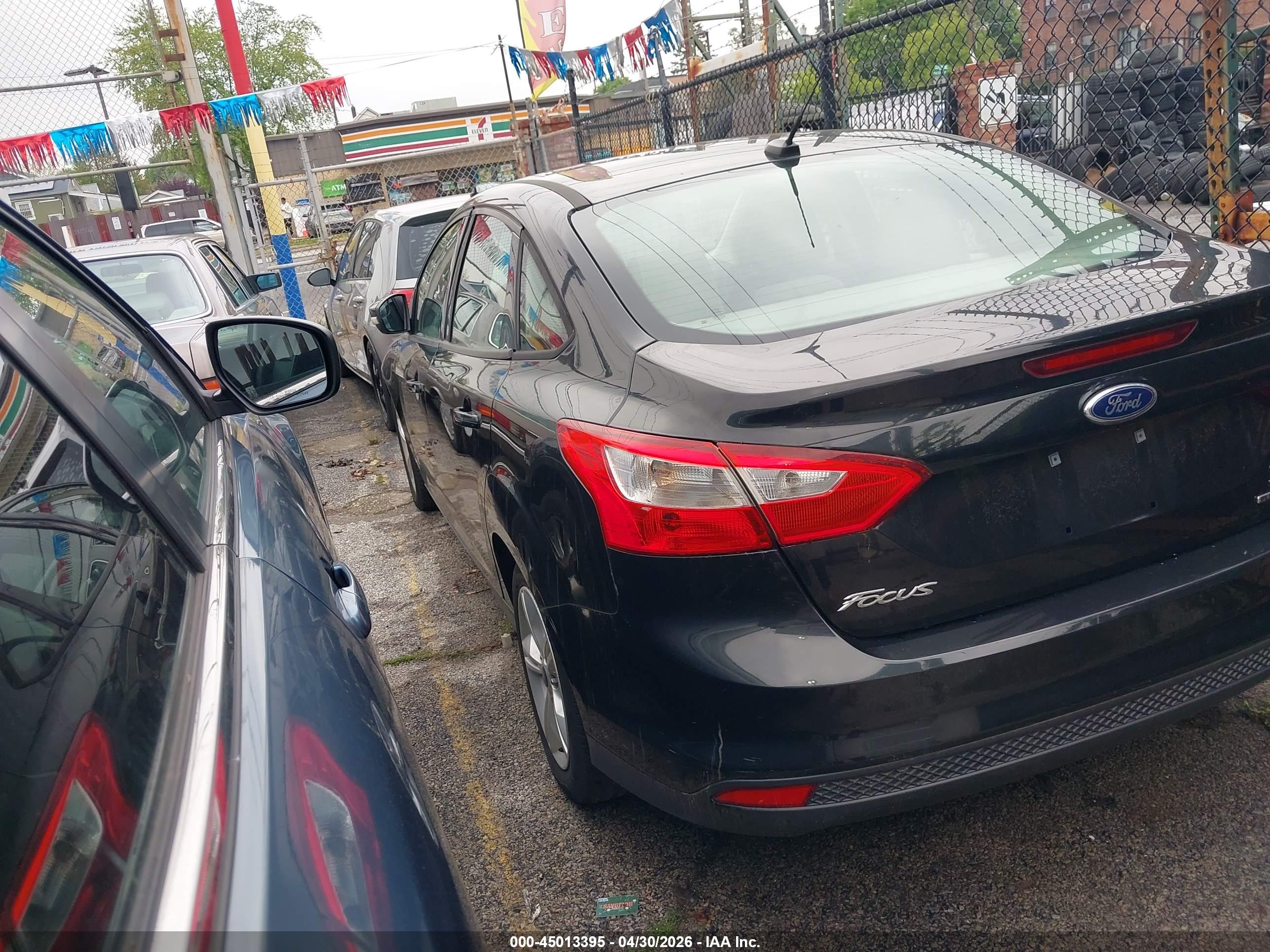 FORD FOCUS image 4