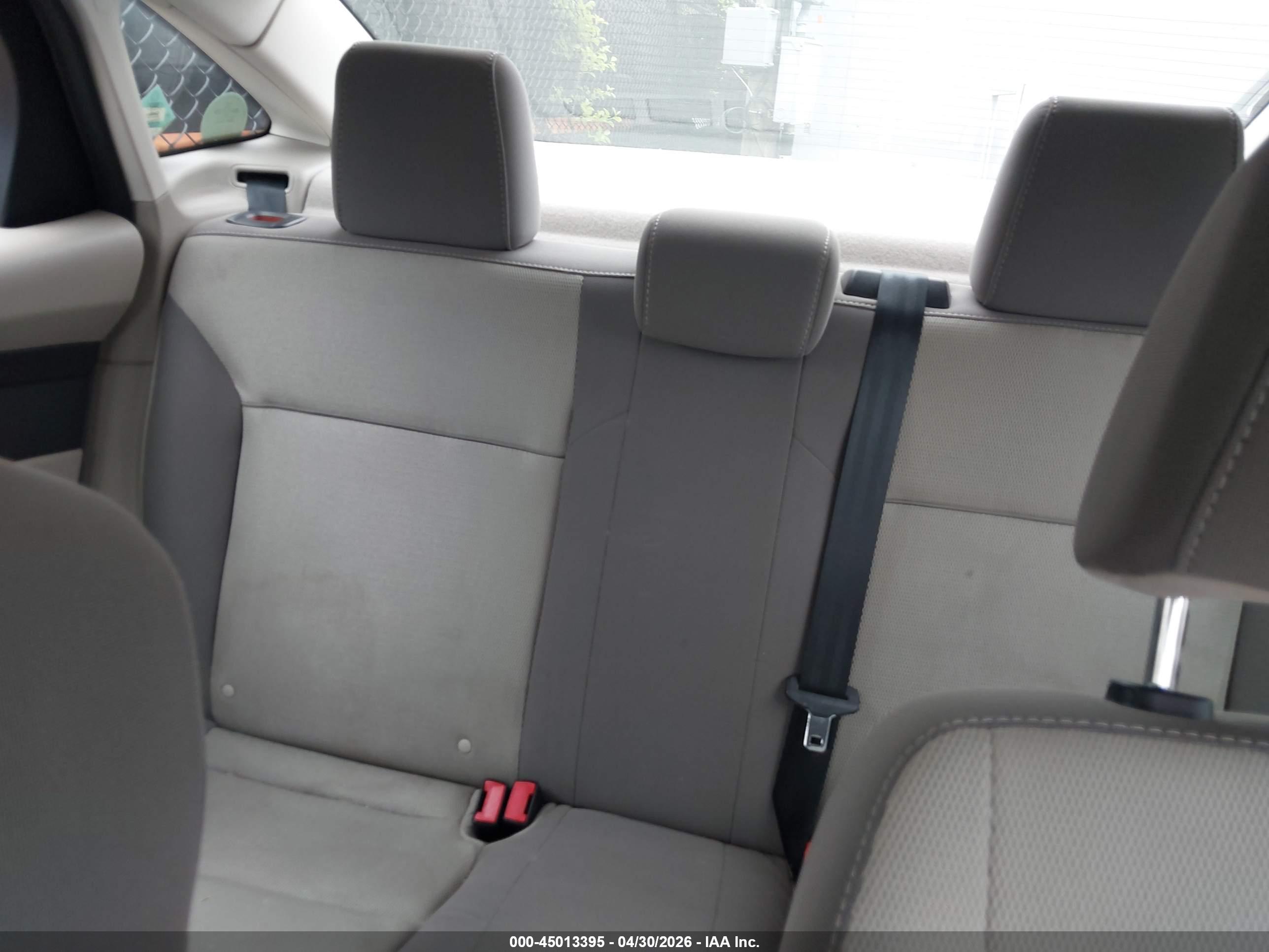 FORD FOCUS image 8