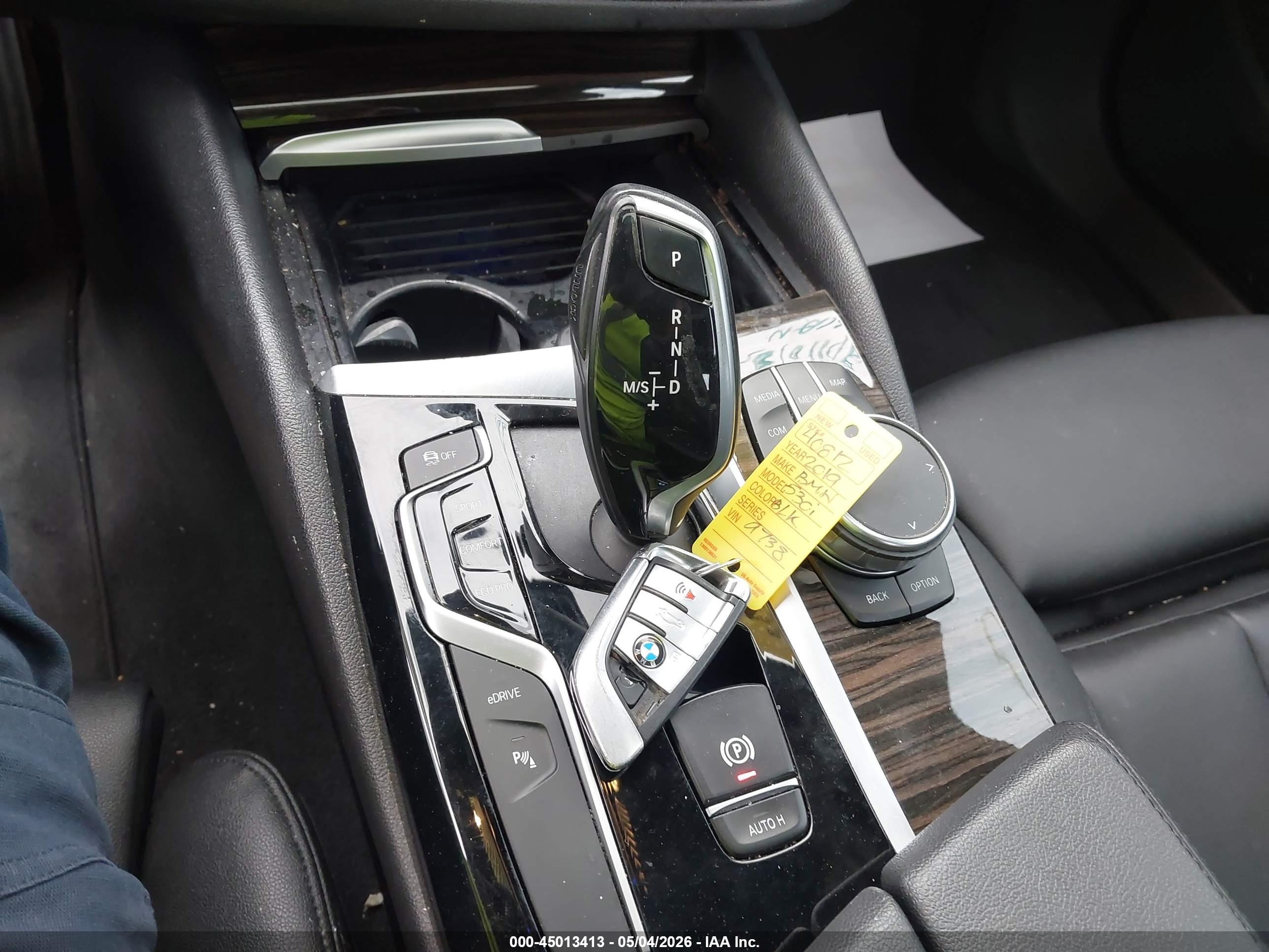 BMW 530E image 11