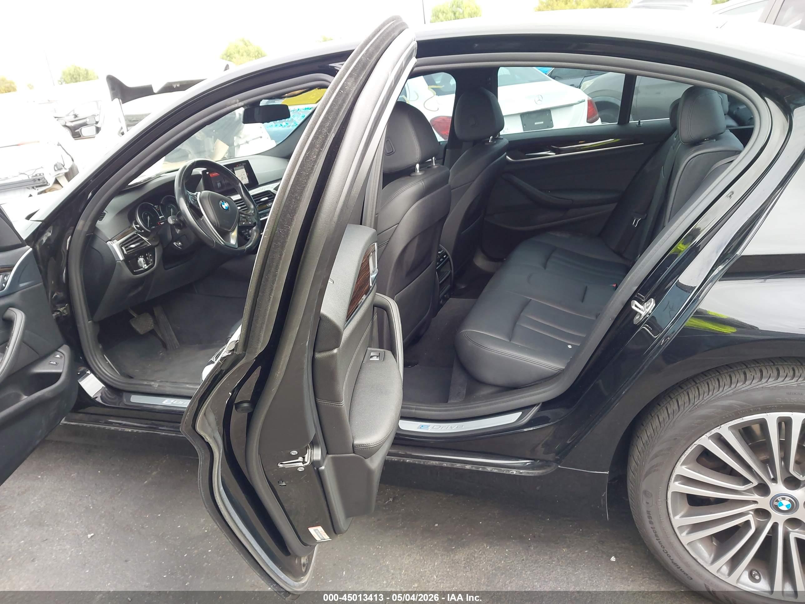 BMW 530E image 8