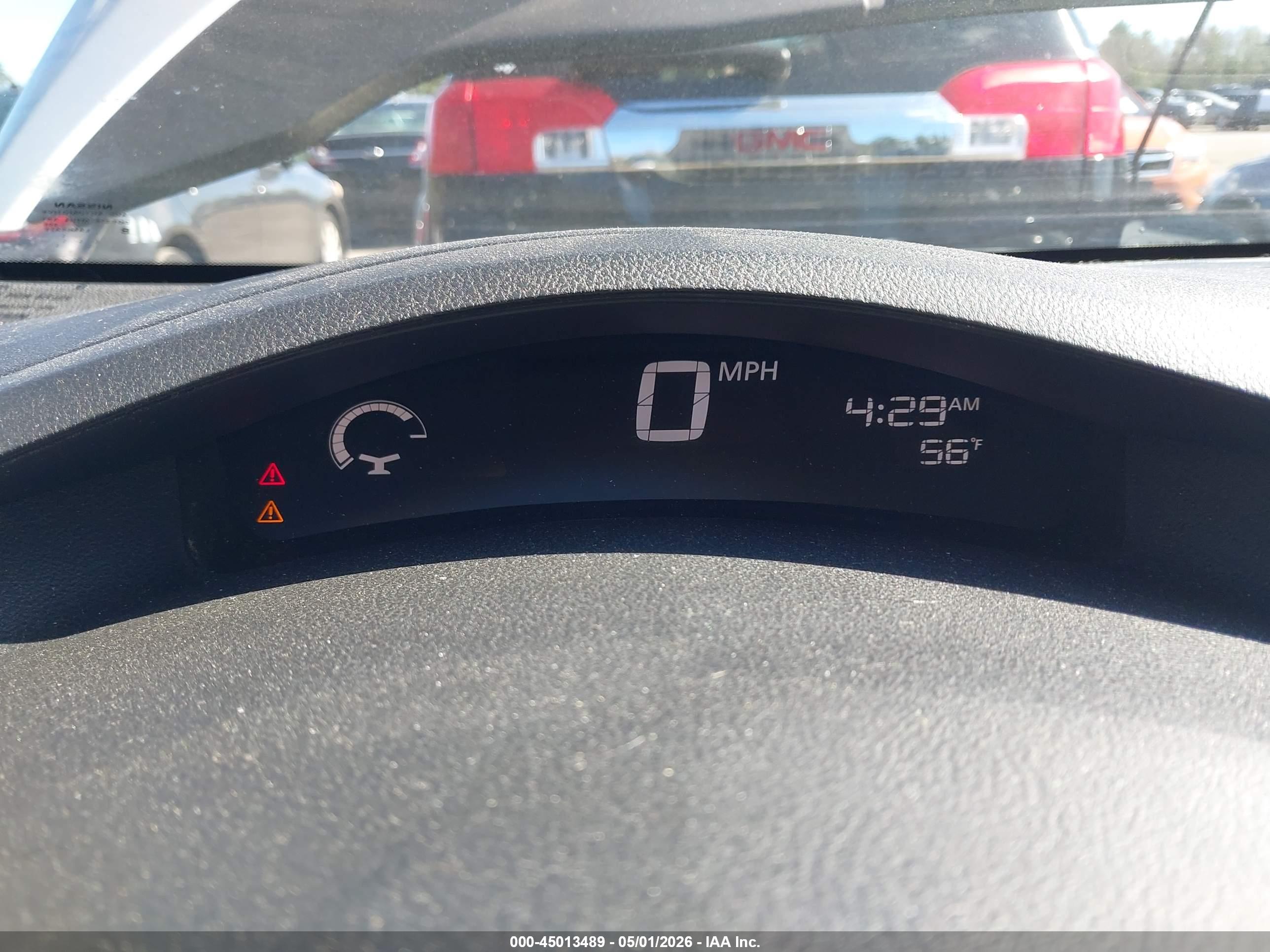NISSAN LEAF image 7