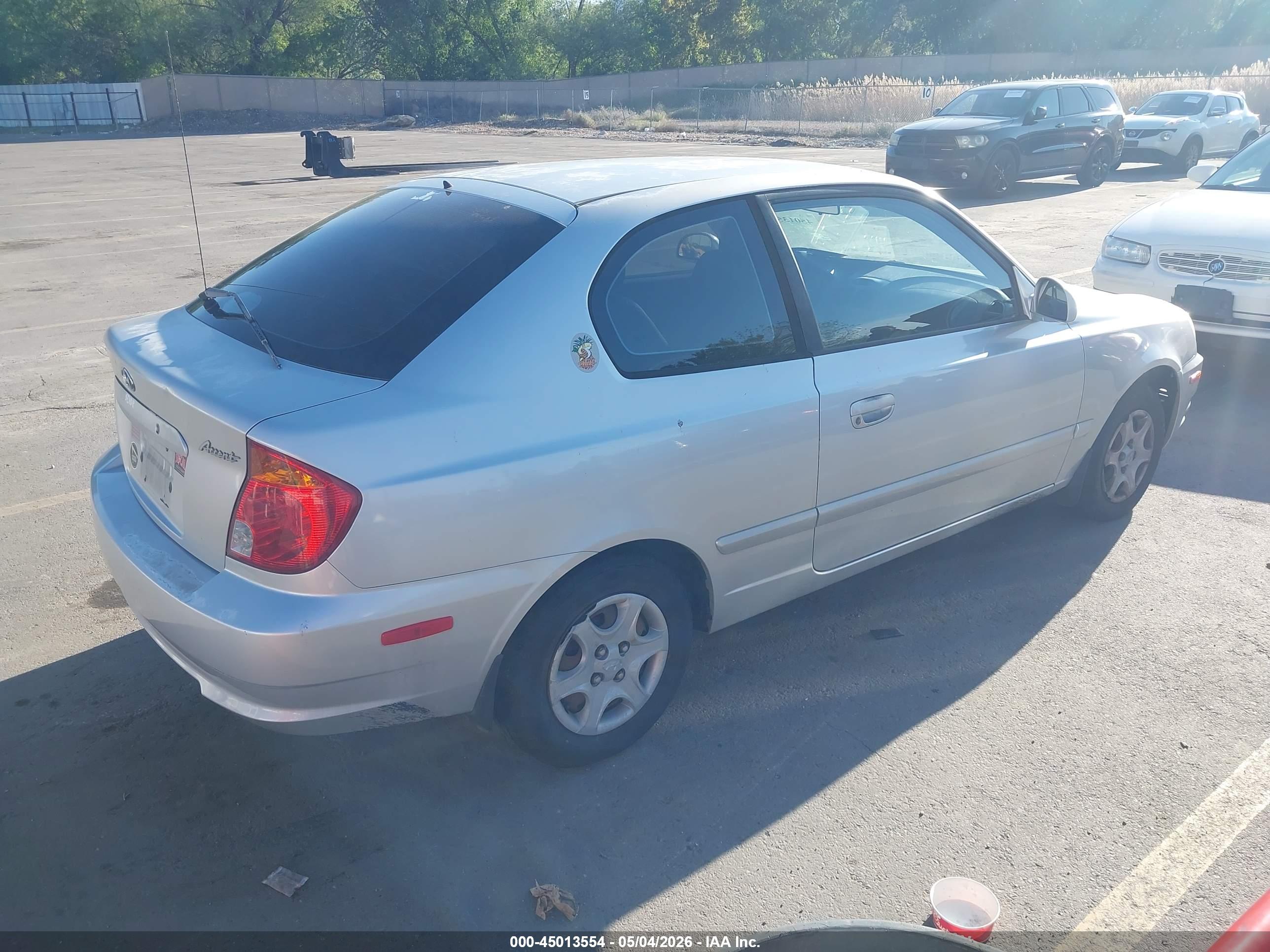 HYUNDAI ACCENT image 4