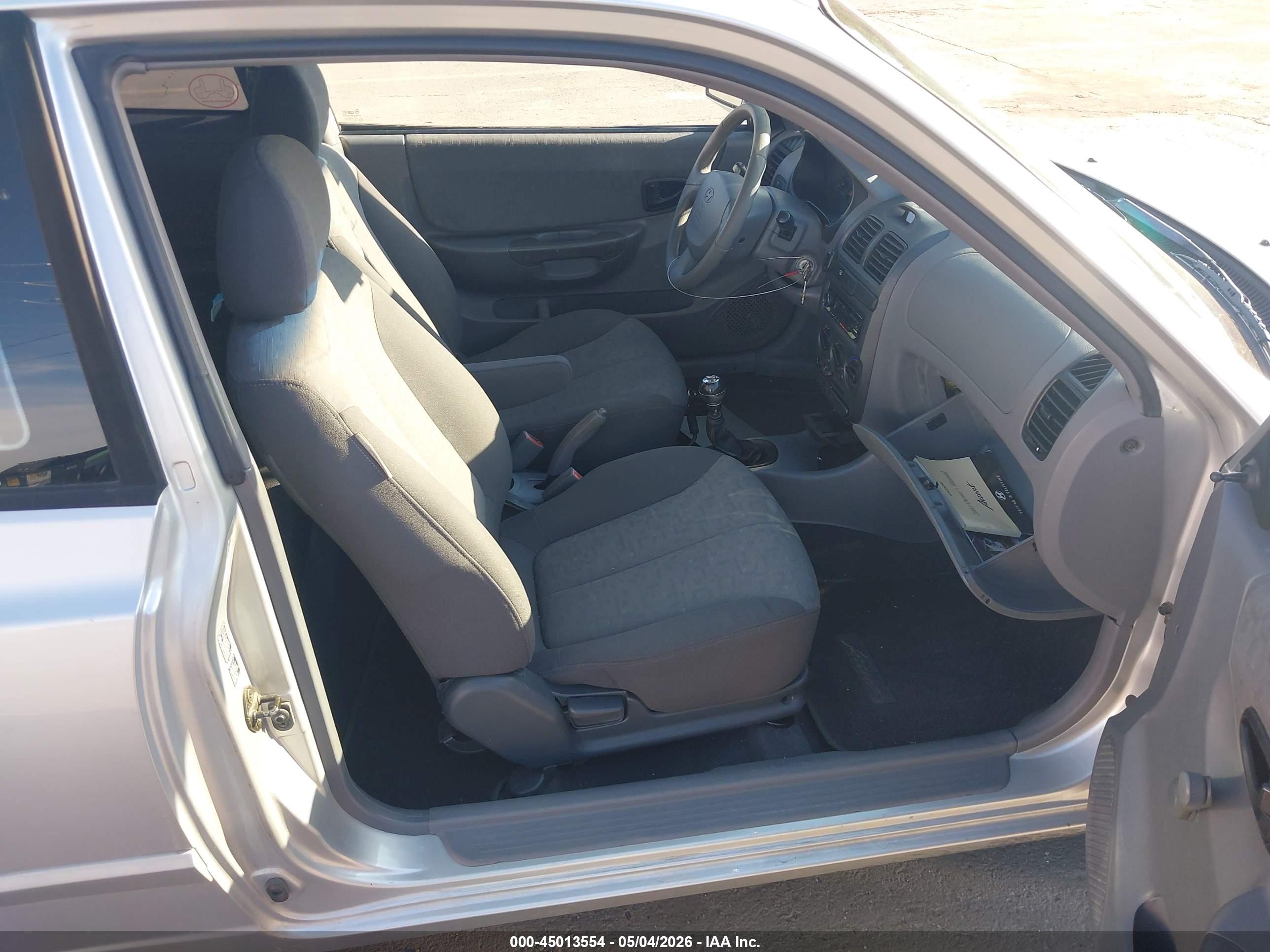 HYUNDAI ACCENT image 5