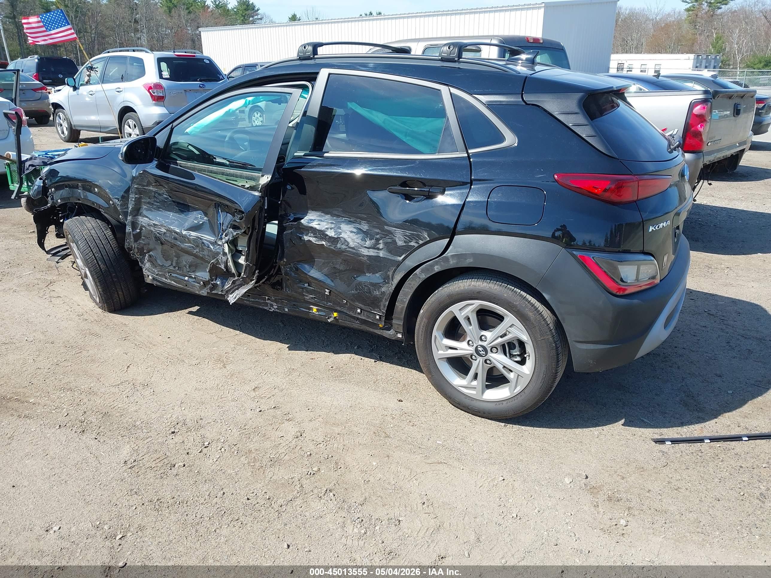 HYUNDAI KONA image 3