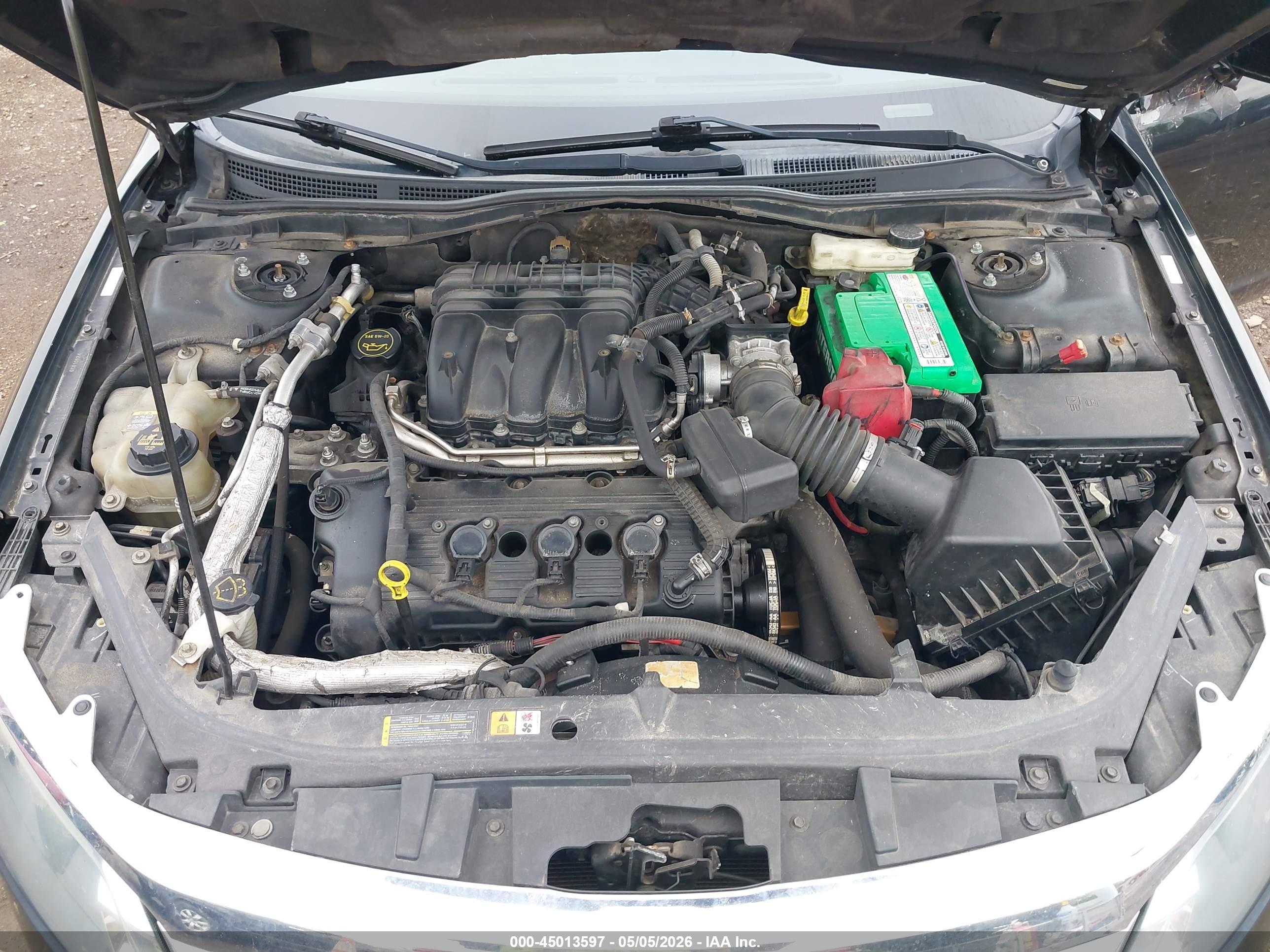 FORD FUSION image 10