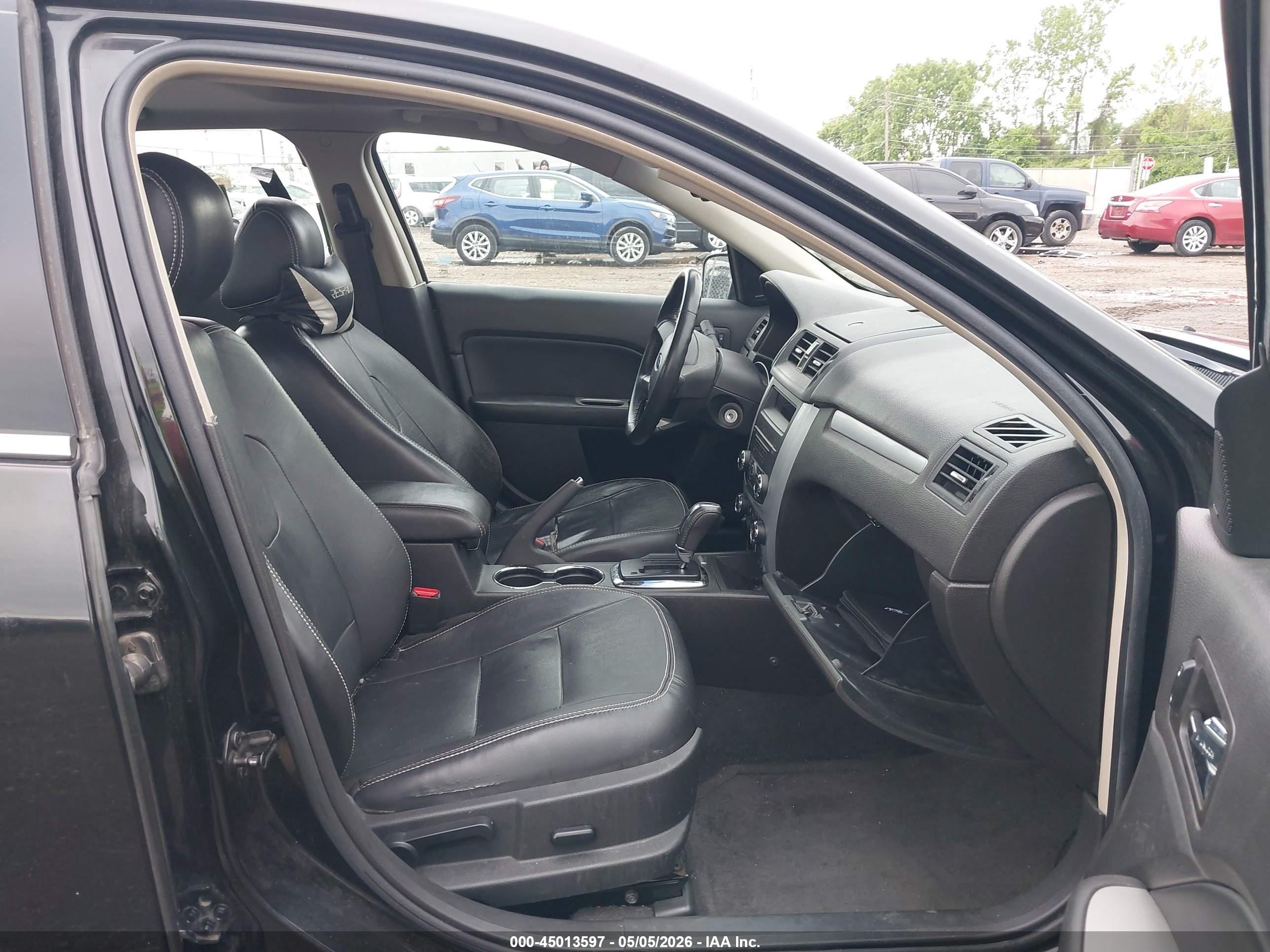 FORD FUSION image 5