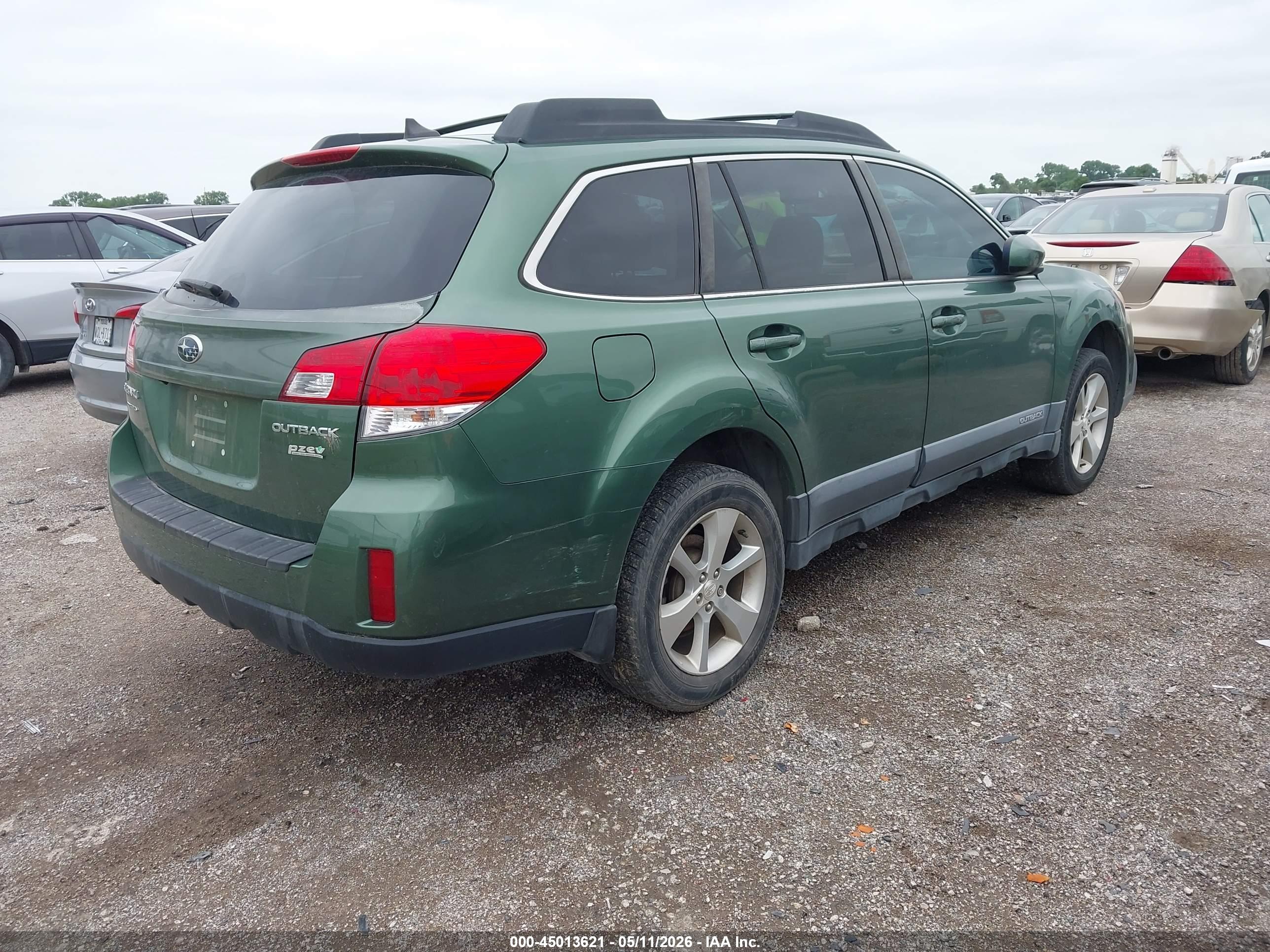 SUBARU OUTBACK image 4