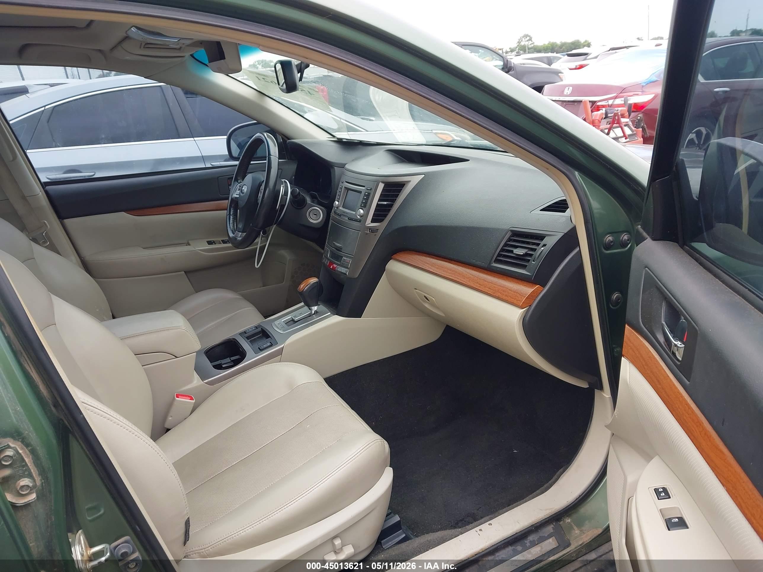 SUBARU OUTBACK image 5