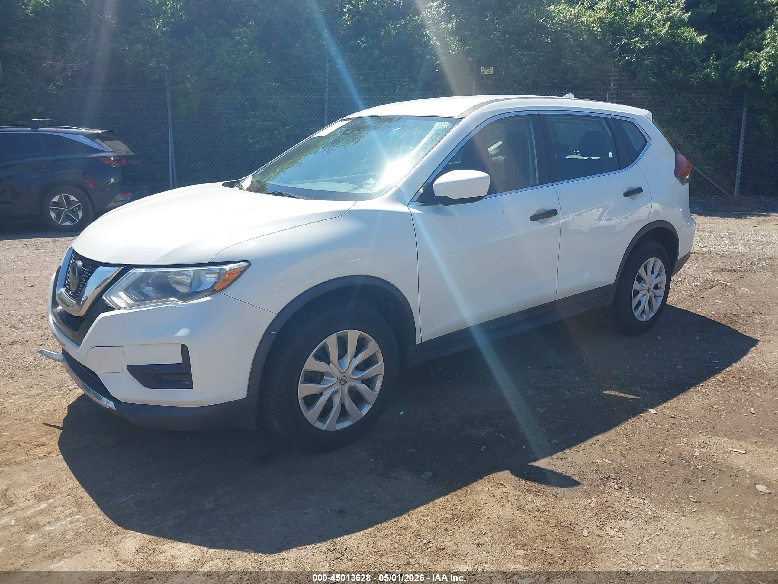 NISSAN ROGUE image 2