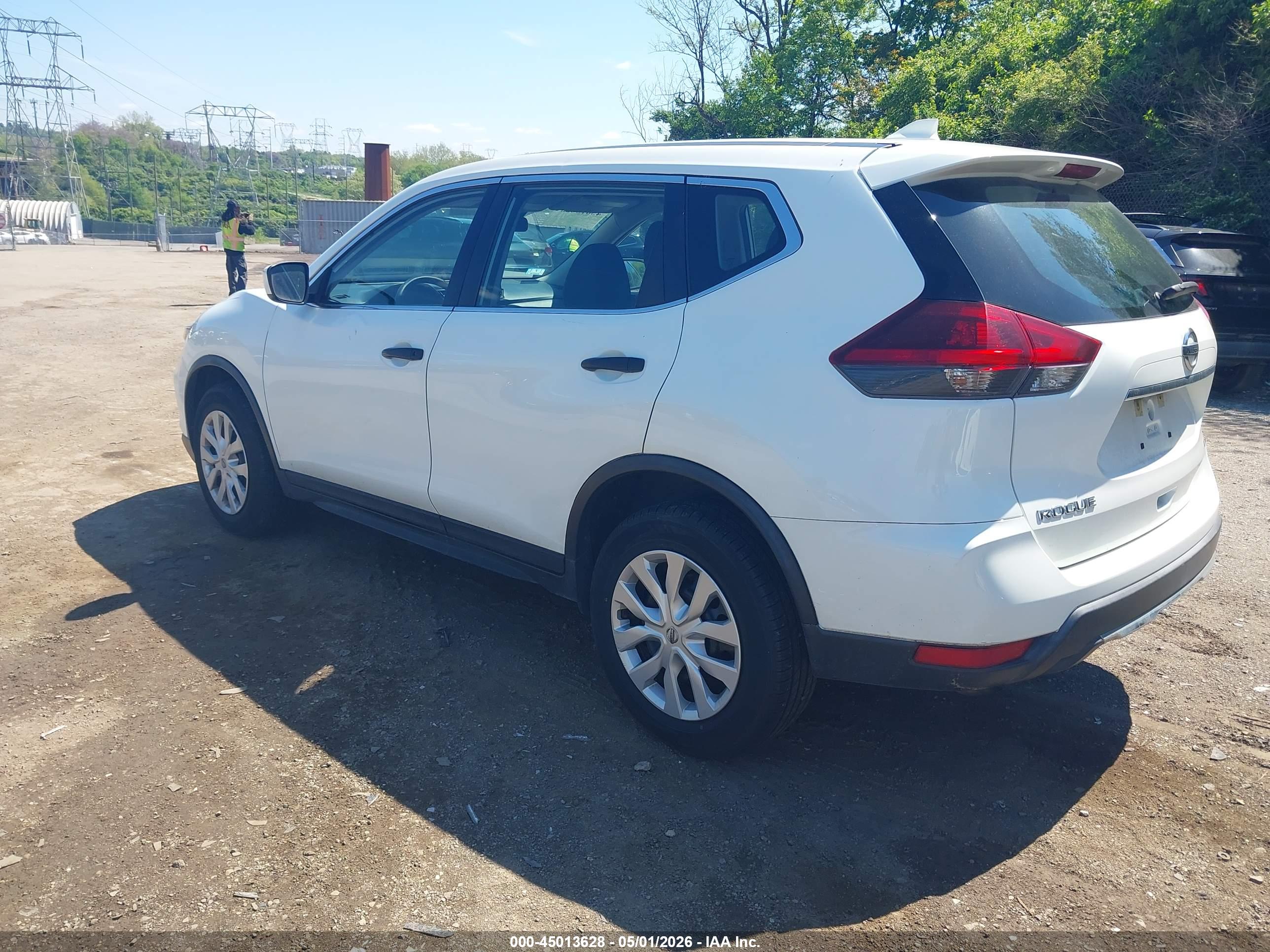 NISSAN ROGUE image 3